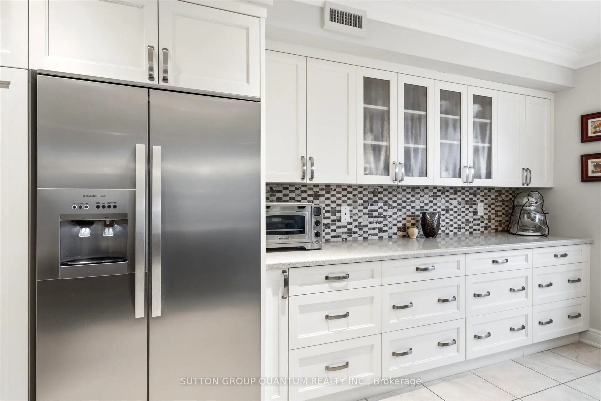 390 Upper Middle Road E #305