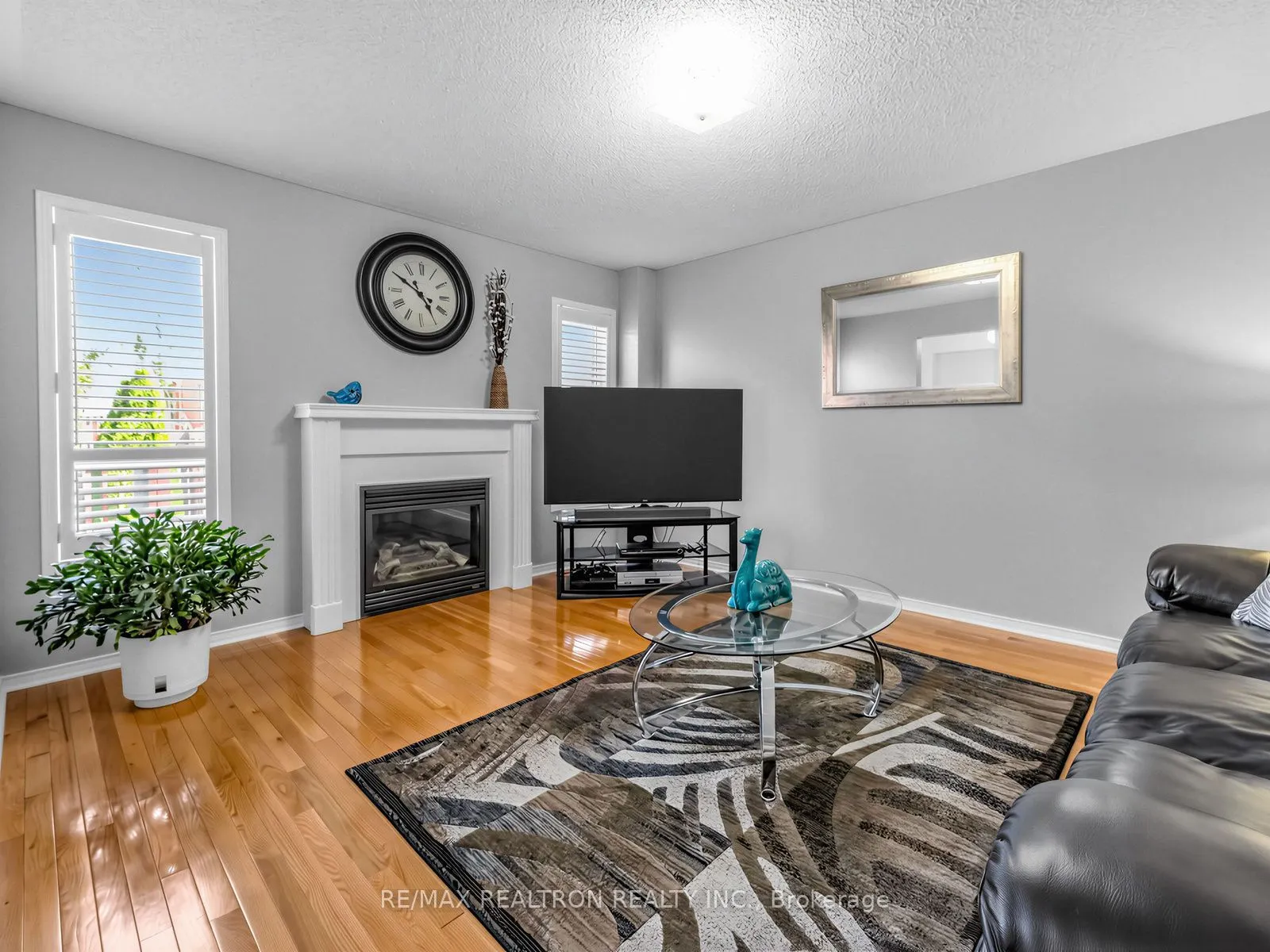 4841 Apple Blossom Circle