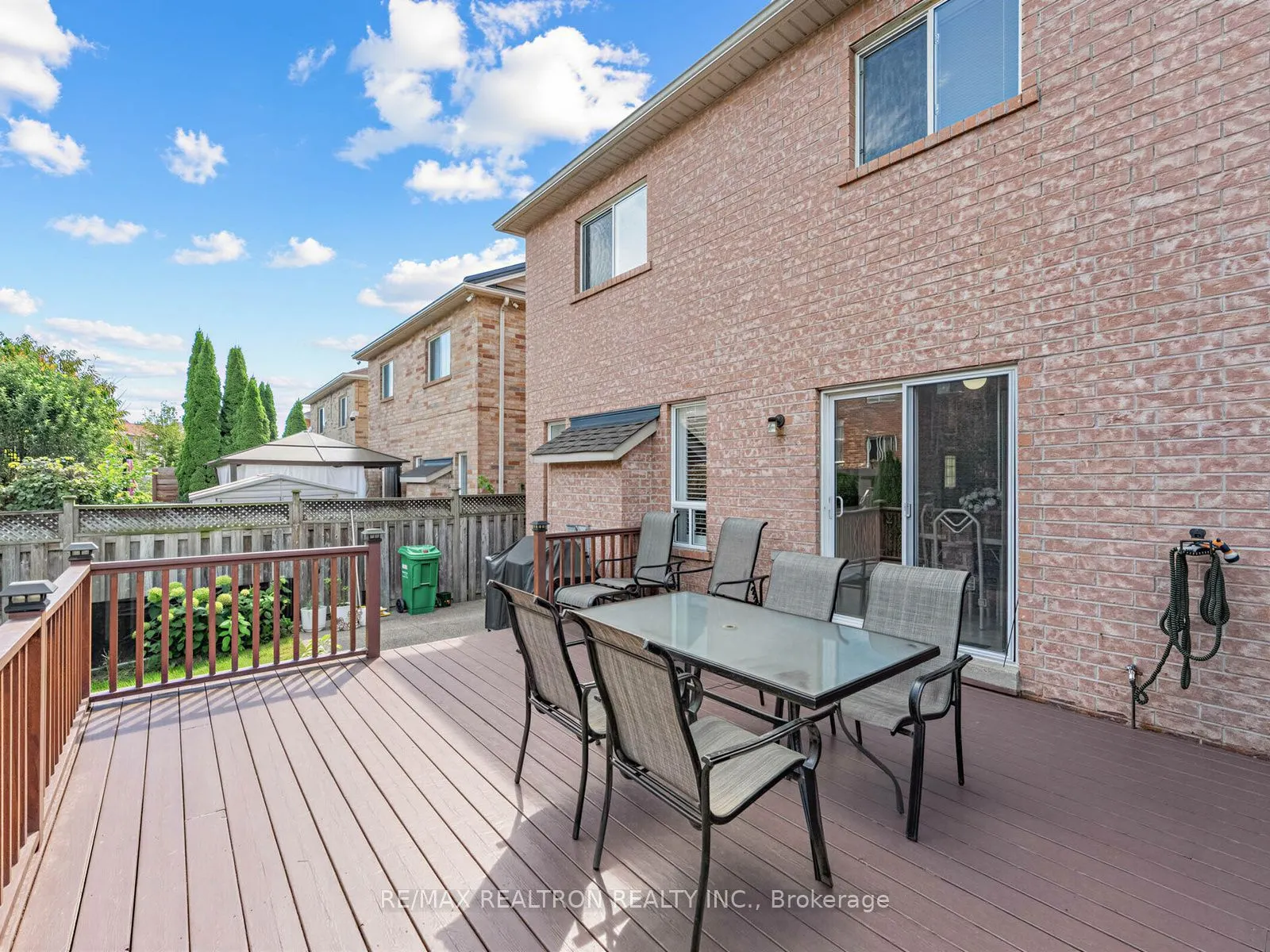 4841 Apple Blossom Circle