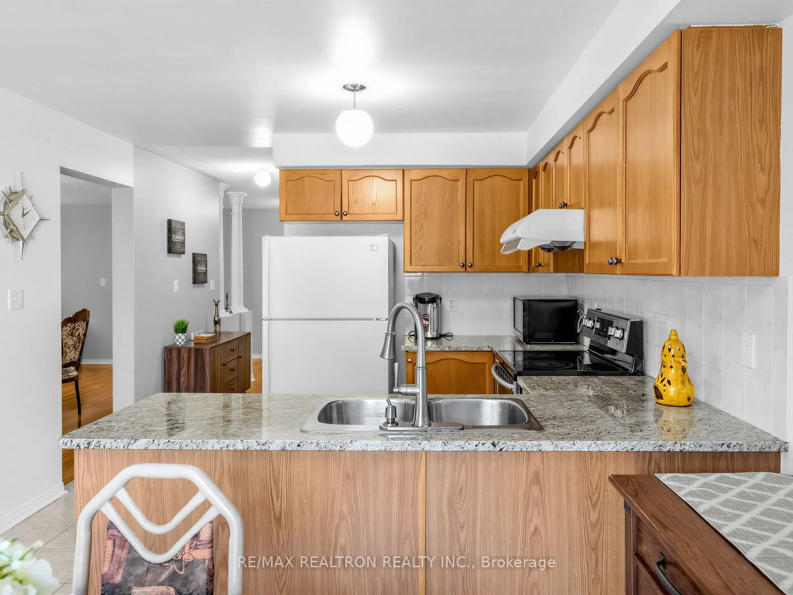 4841 Apple Blossom Circle