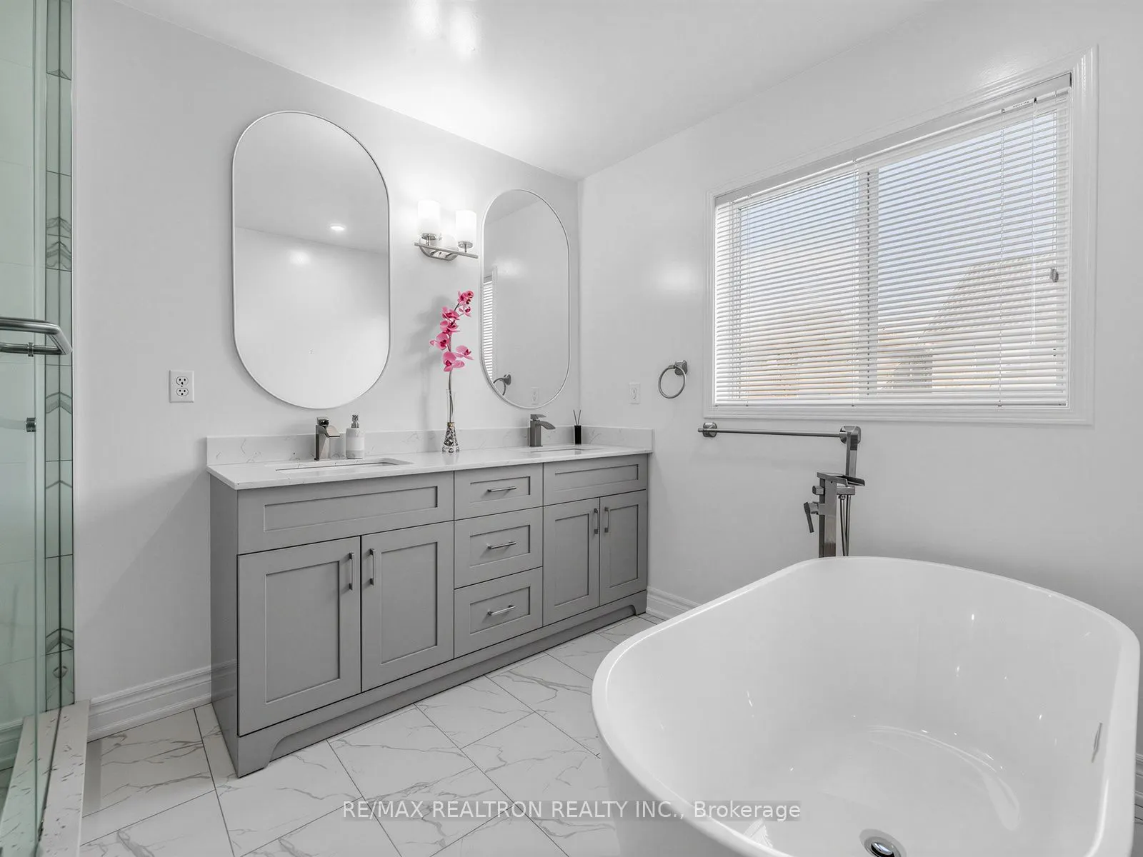 4841 Apple Blossom Circle