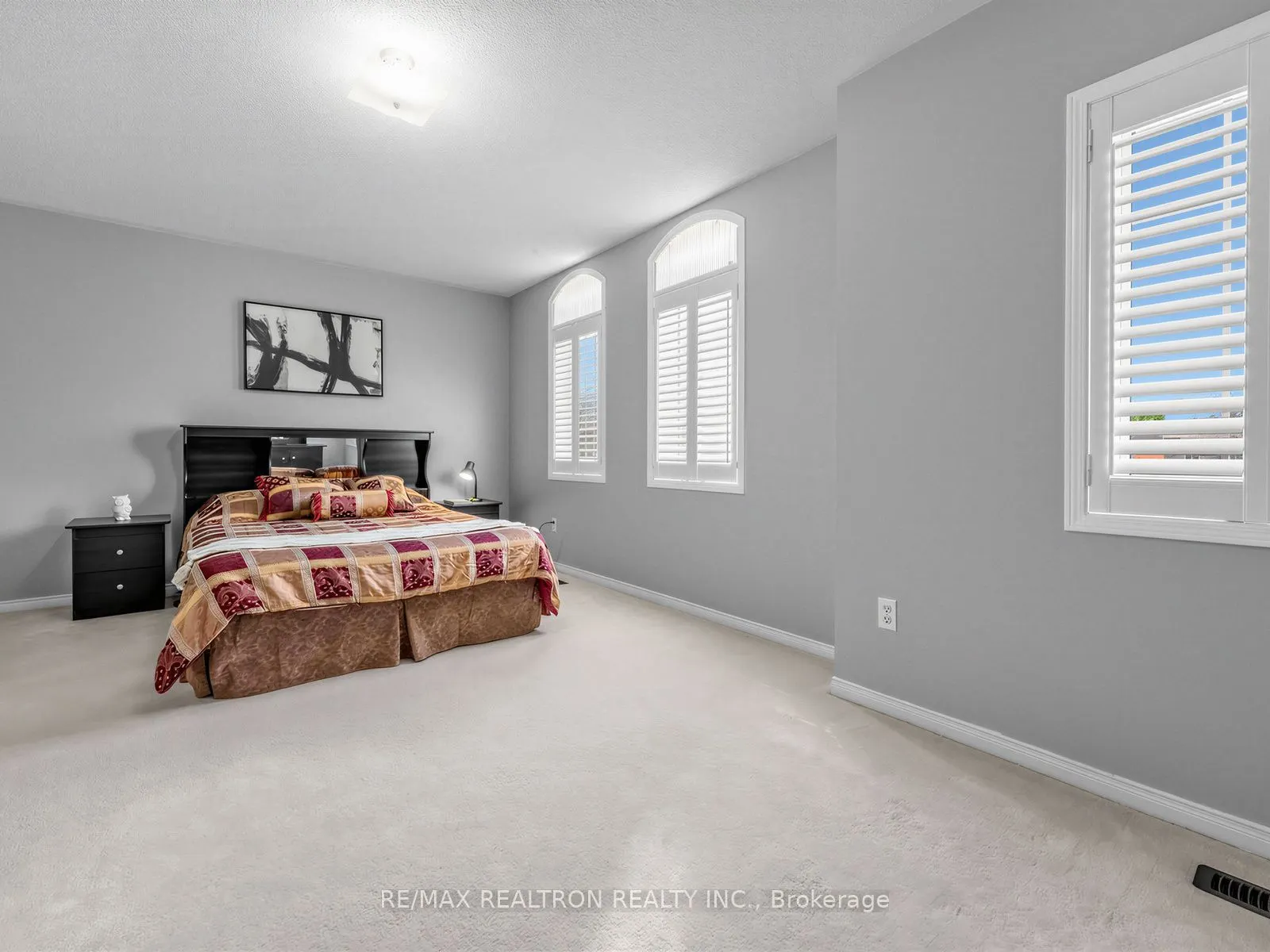 4841 Apple Blossom Circle