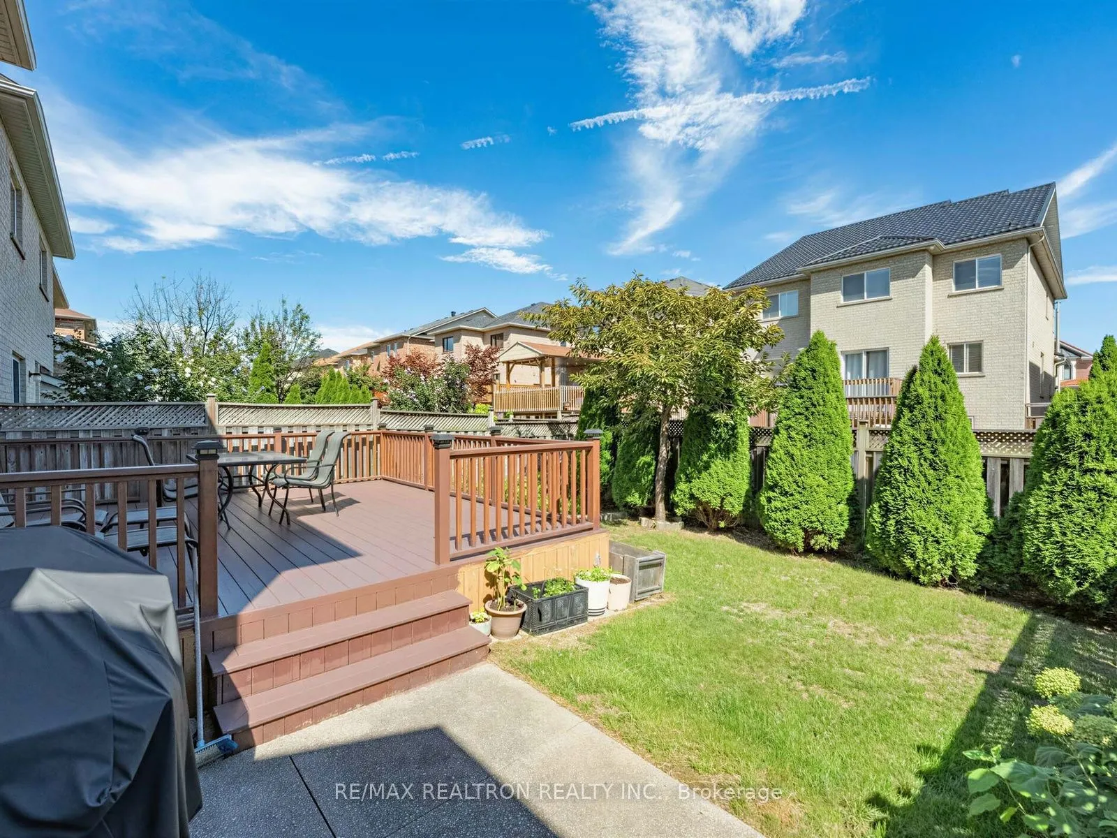 4841 Apple Blossom Circle