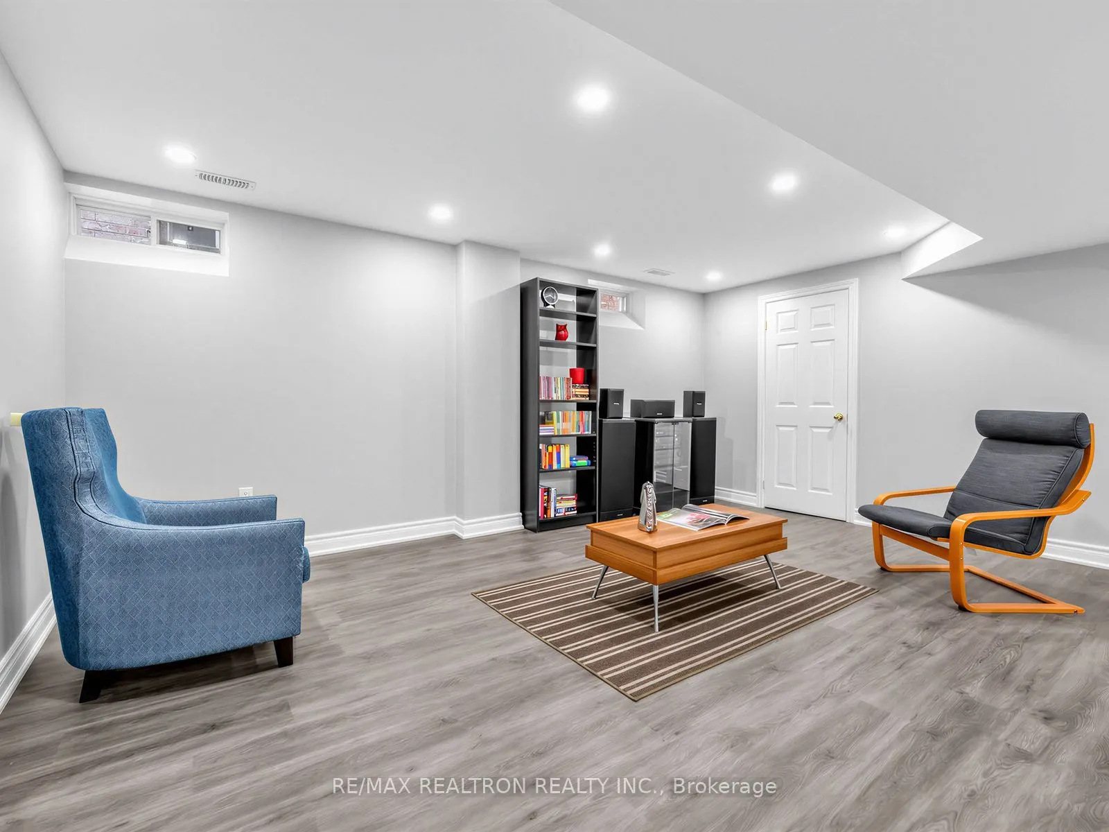 4841 Apple Blossom Circle
