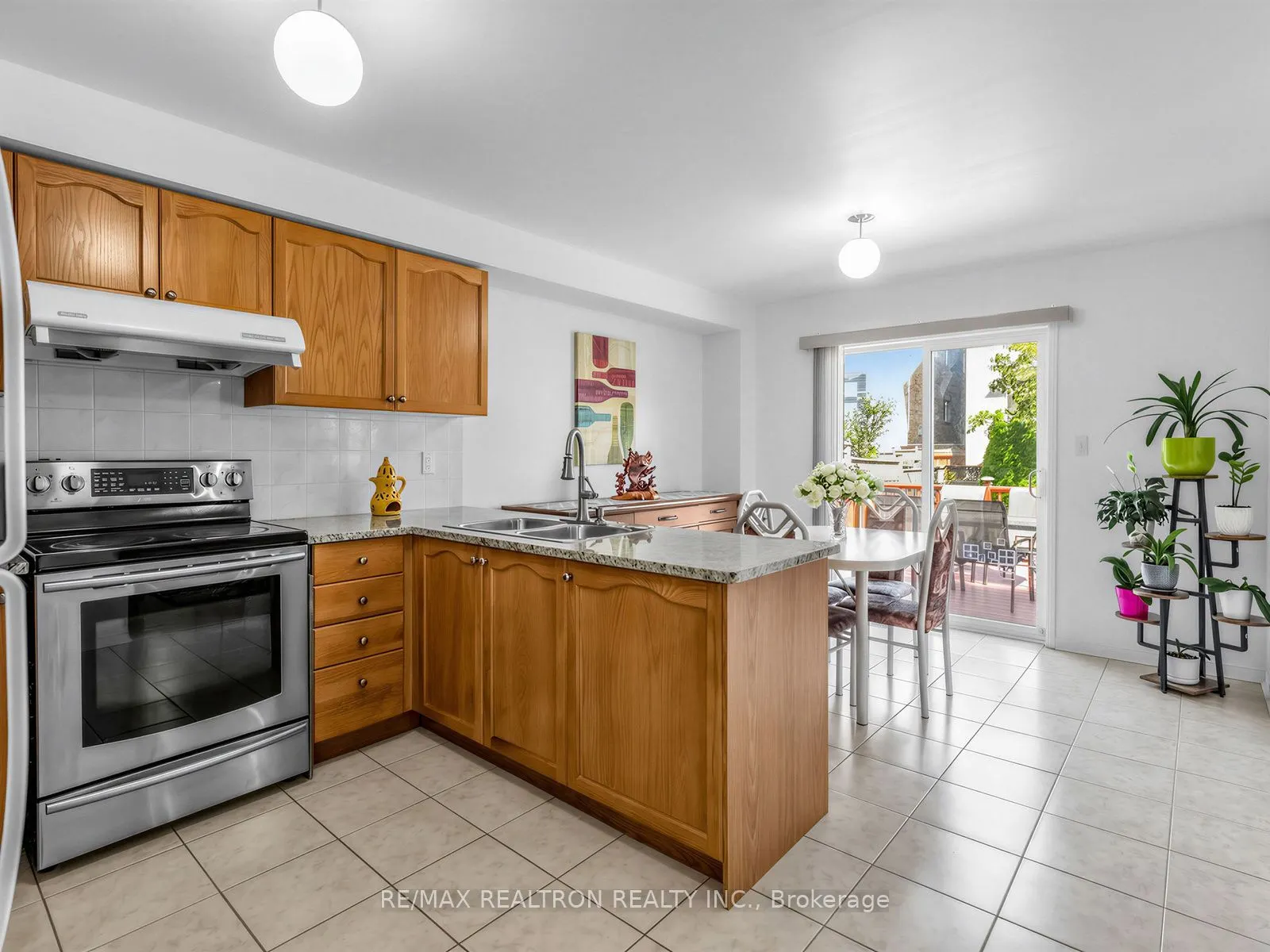 4841 Apple Blossom Circle