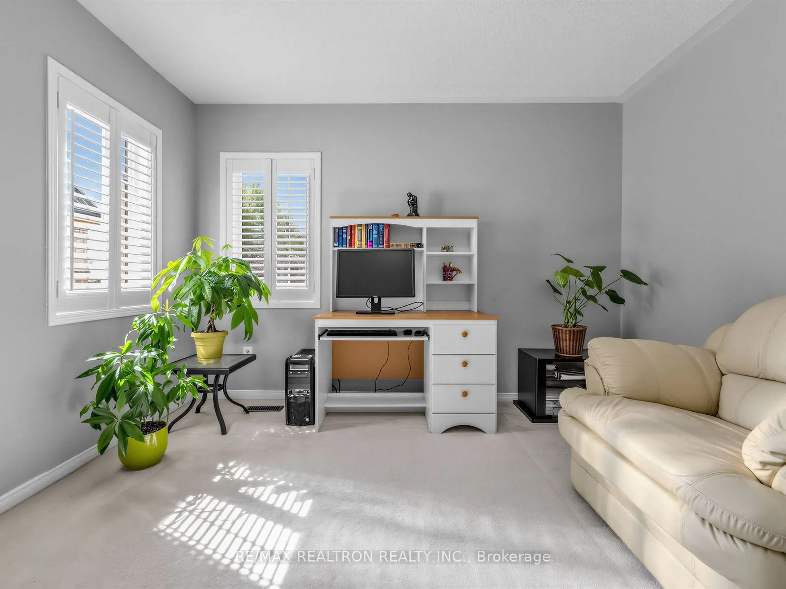 4841 Apple Blossom Circle