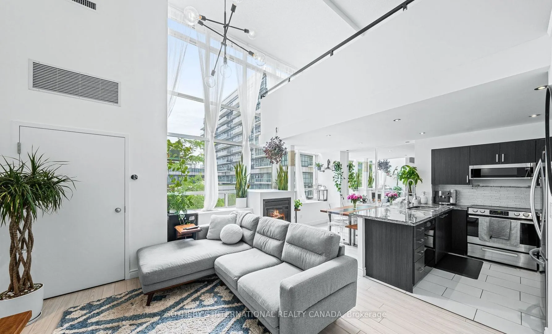 300 Manitoba Street #212