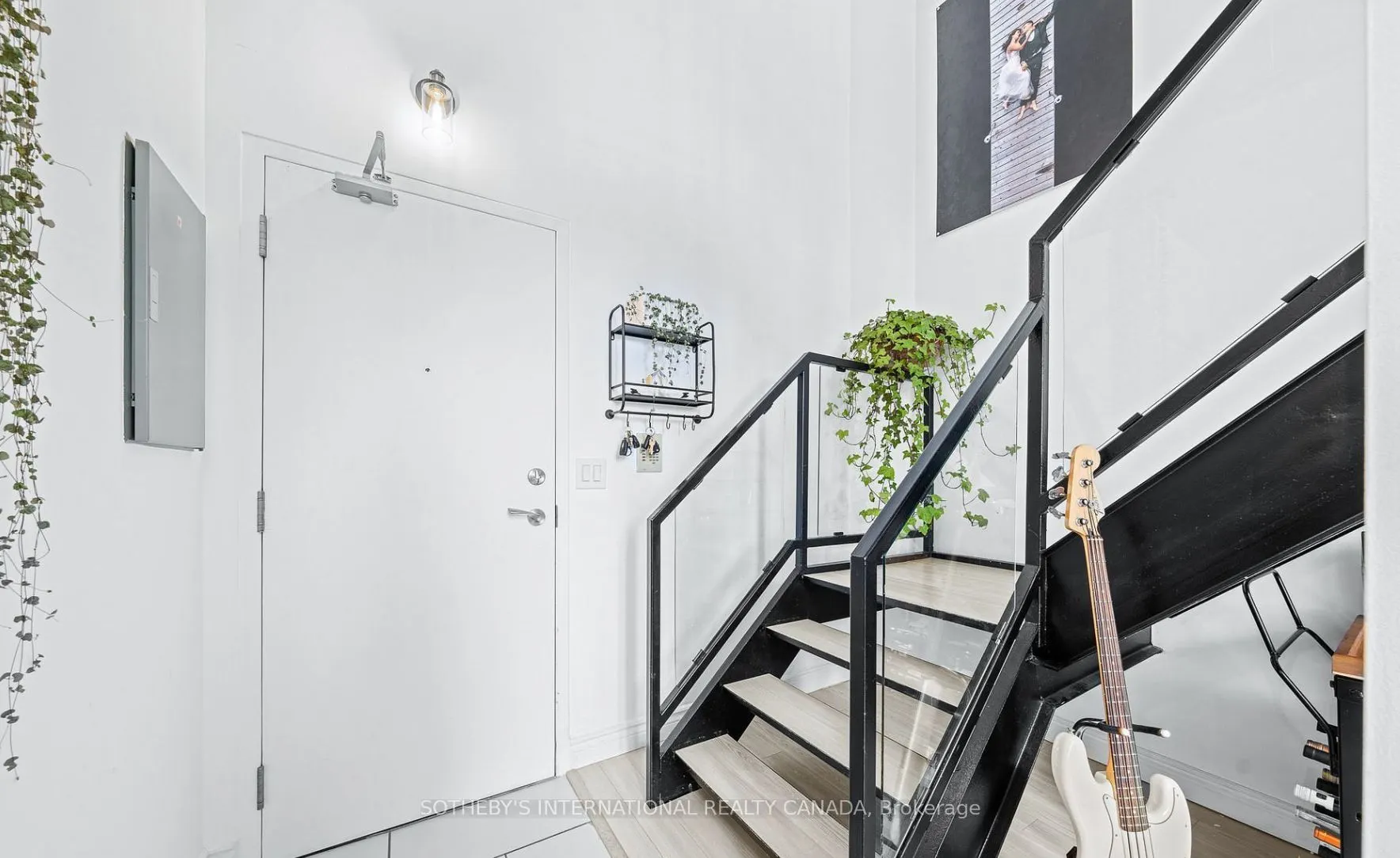 300 Manitoba Street #212