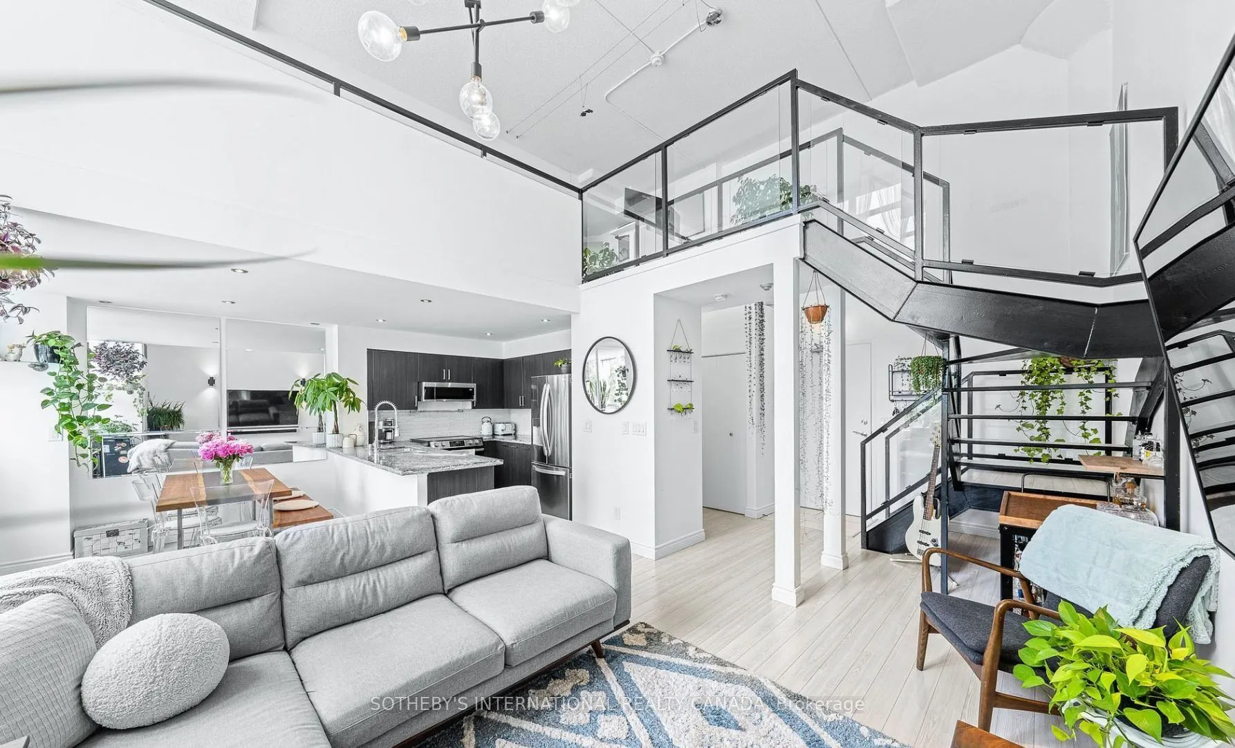 300 Manitoba Street #212