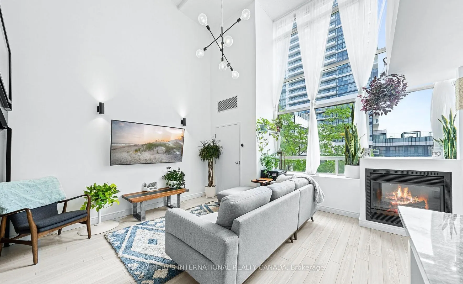 300 Manitoba Street #212