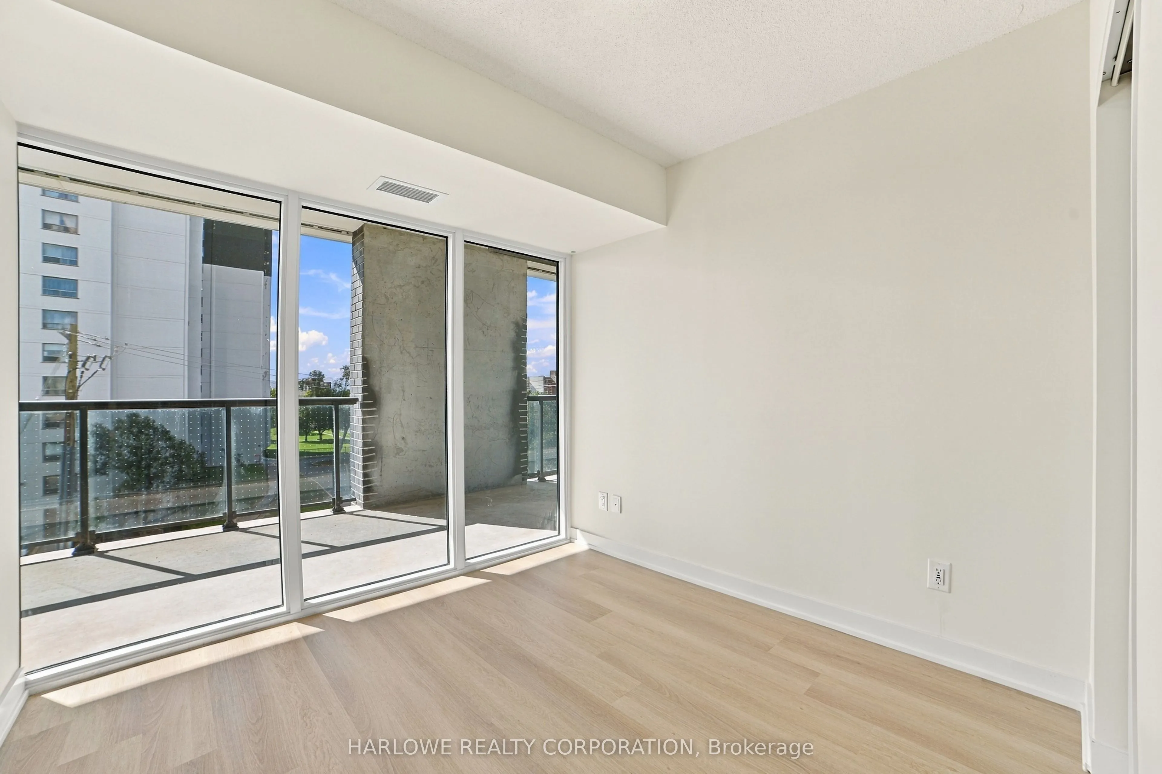 2825 Jane Street #405