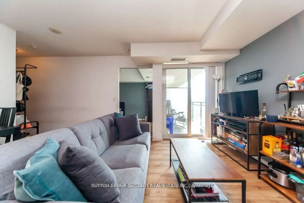 38 Joe Shuster Way #610