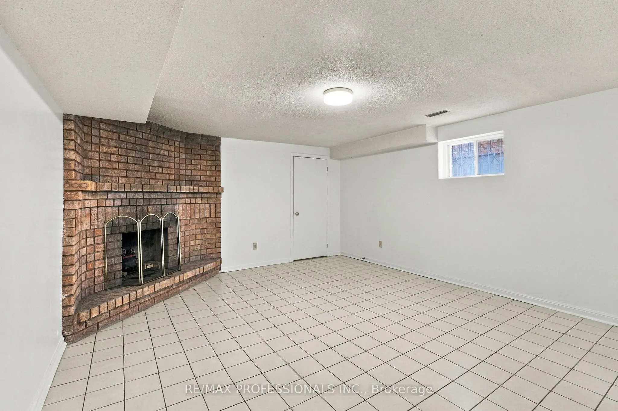 289 F Bartlett Avenue