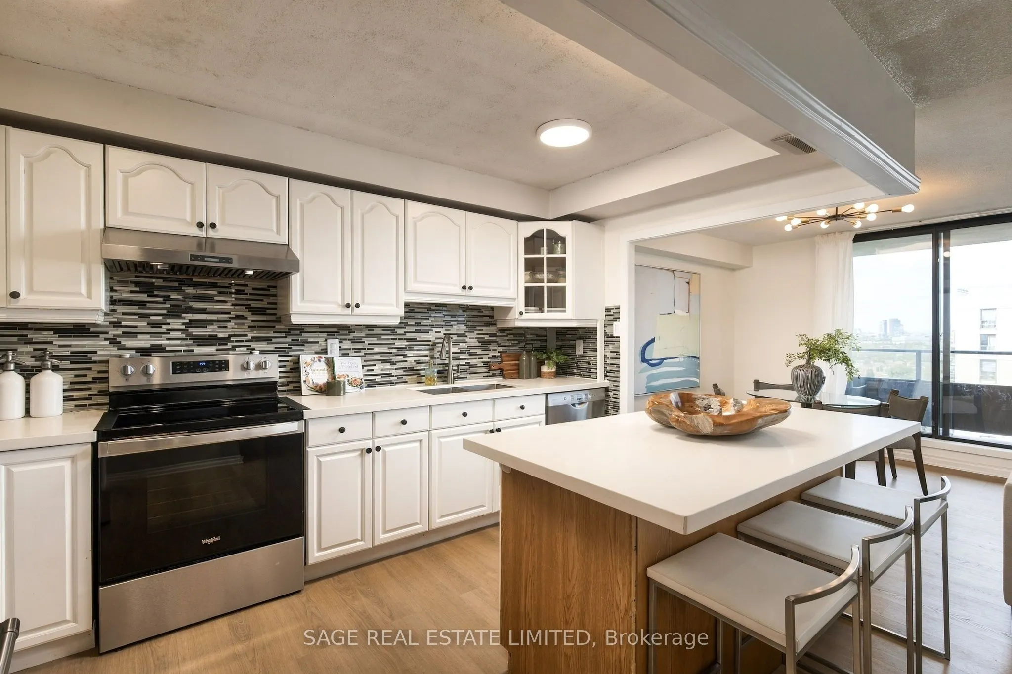 135 Marlee Avenue #1904