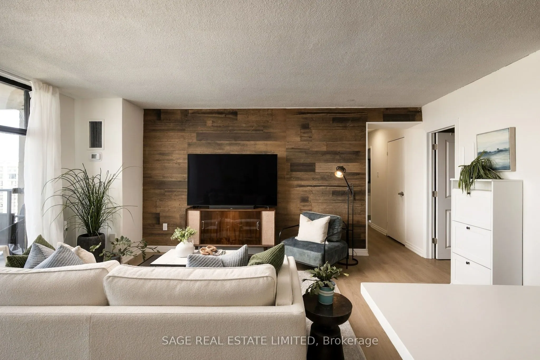 135 Marlee Avenue #1904