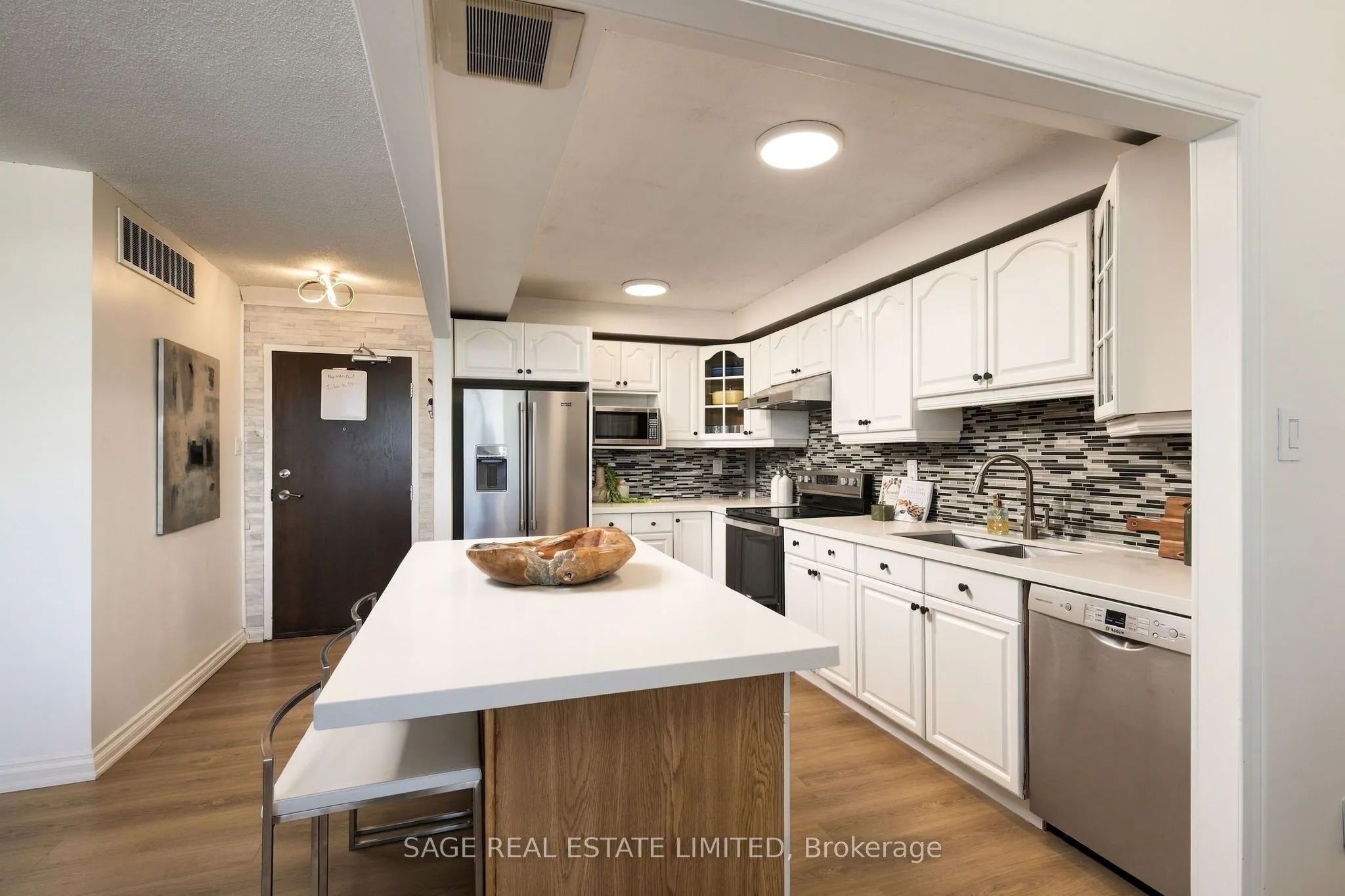 135 Marlee Avenue #1904