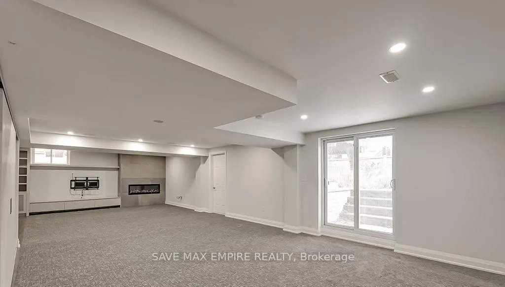 2596 North Ridge Trail