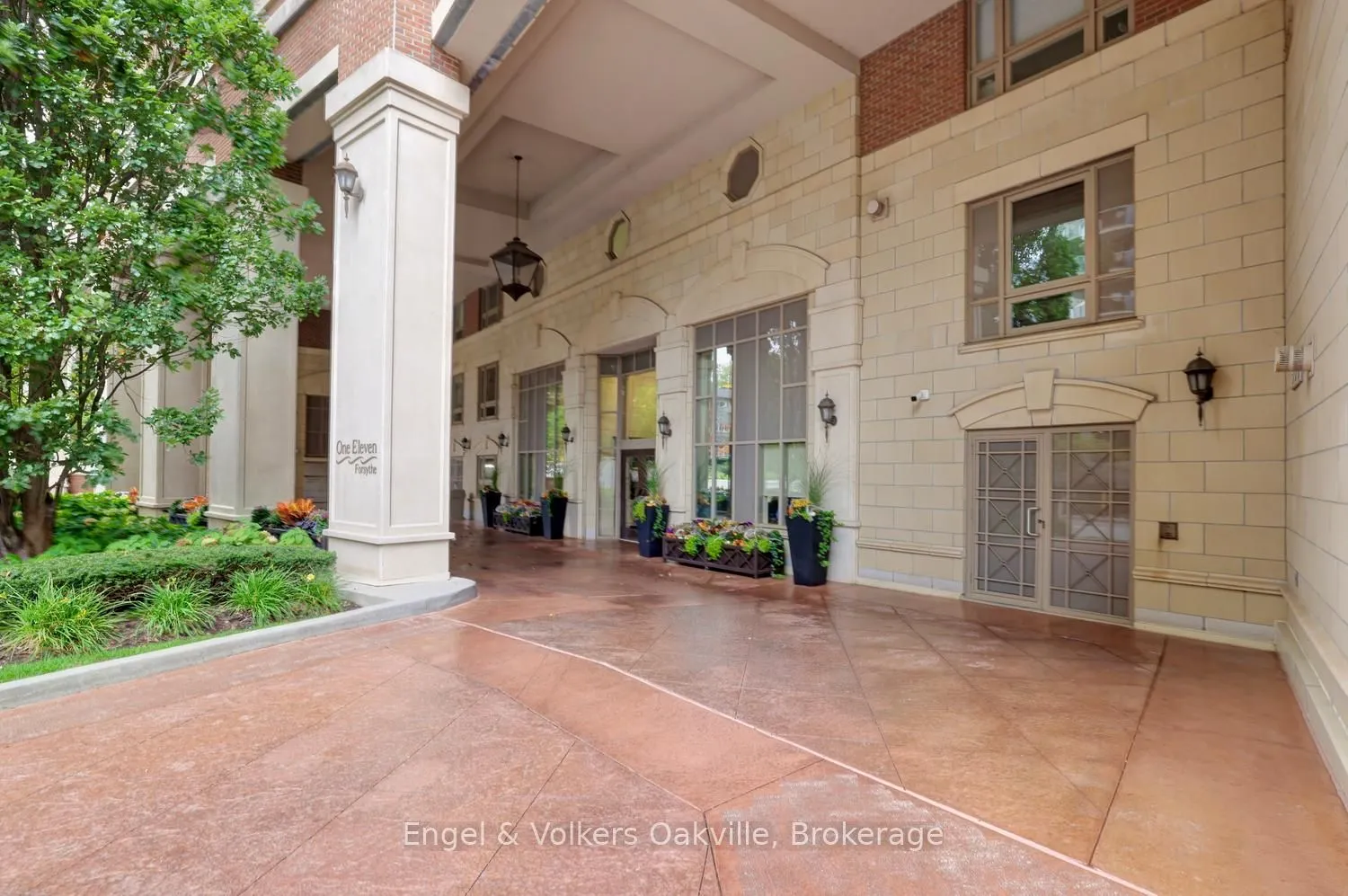 111 Forsythe Street #305