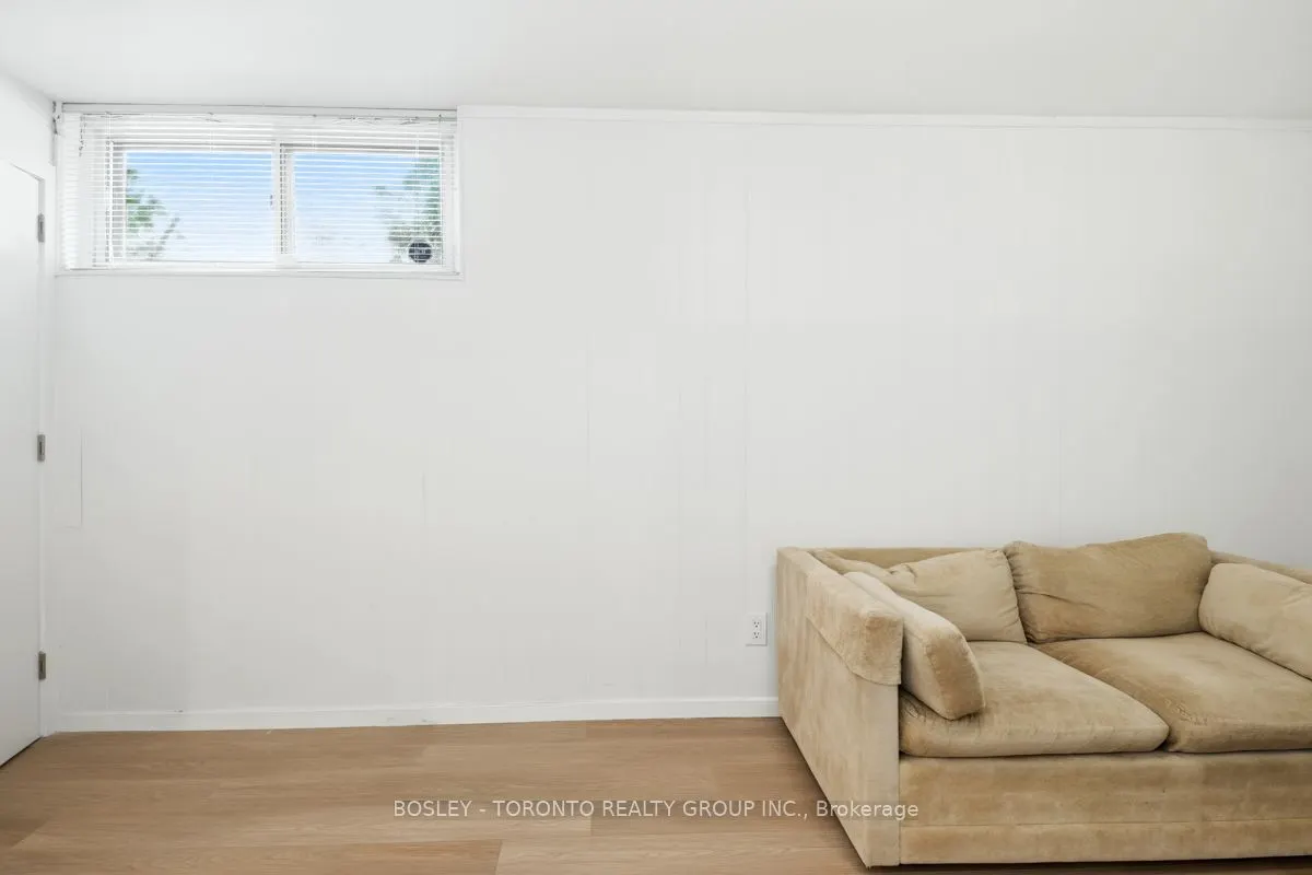 146 Earlscourt Avenue #Lower