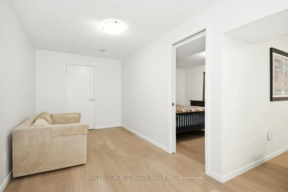 146 Earlscourt Avenue #Lower