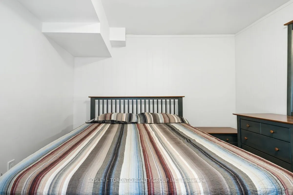 146 Earlscourt Avenue #Lower