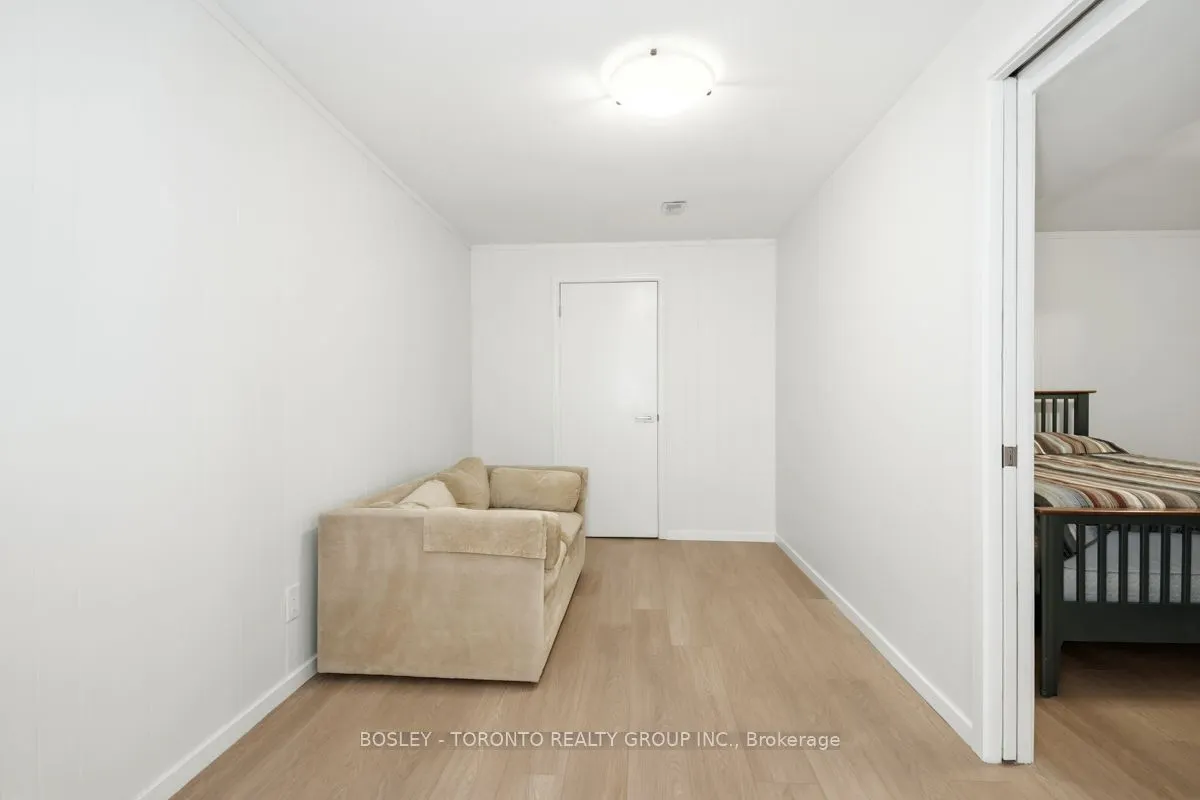 146 Earlscourt Avenue #Lower