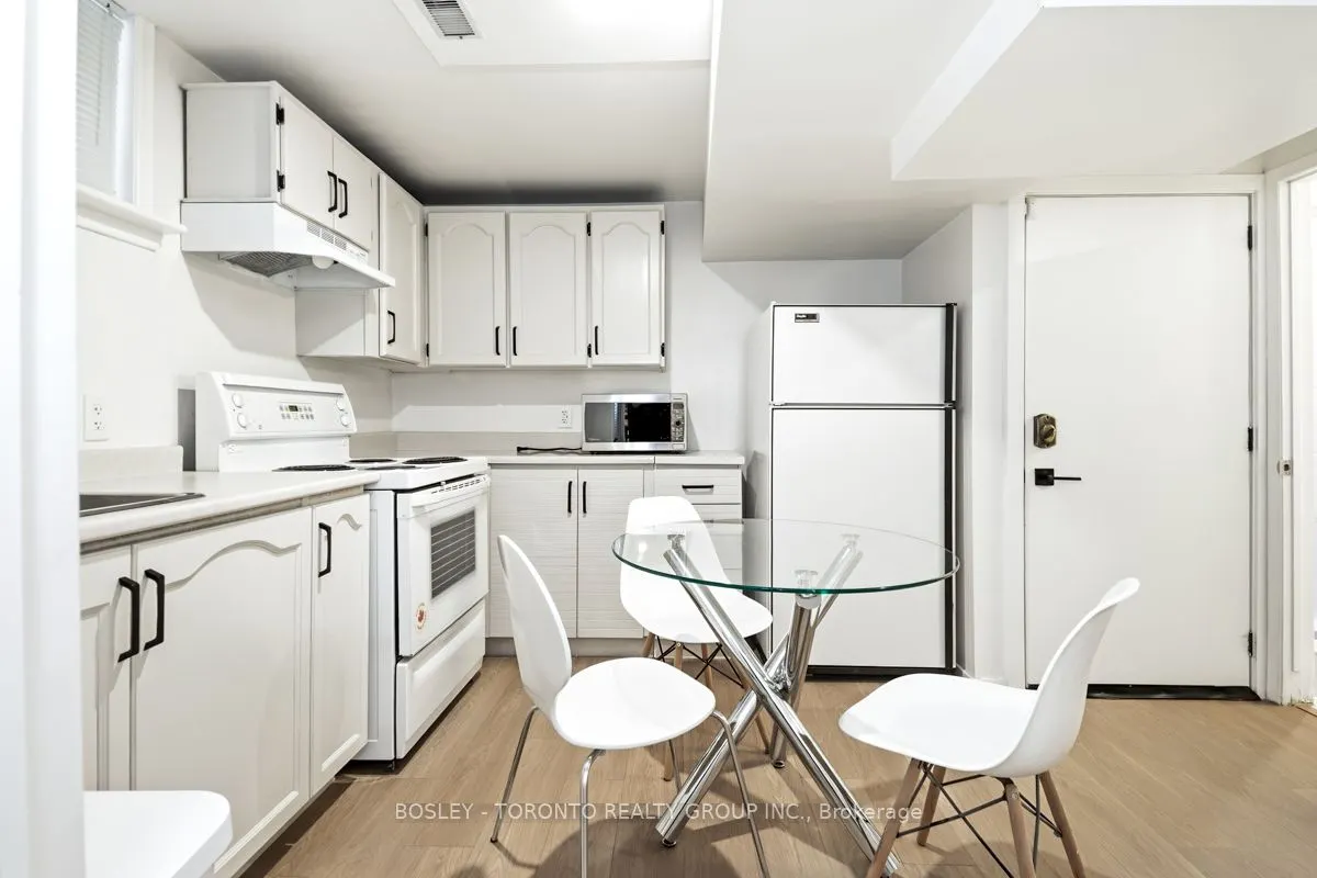 146 Earlscourt Avenue #Lower