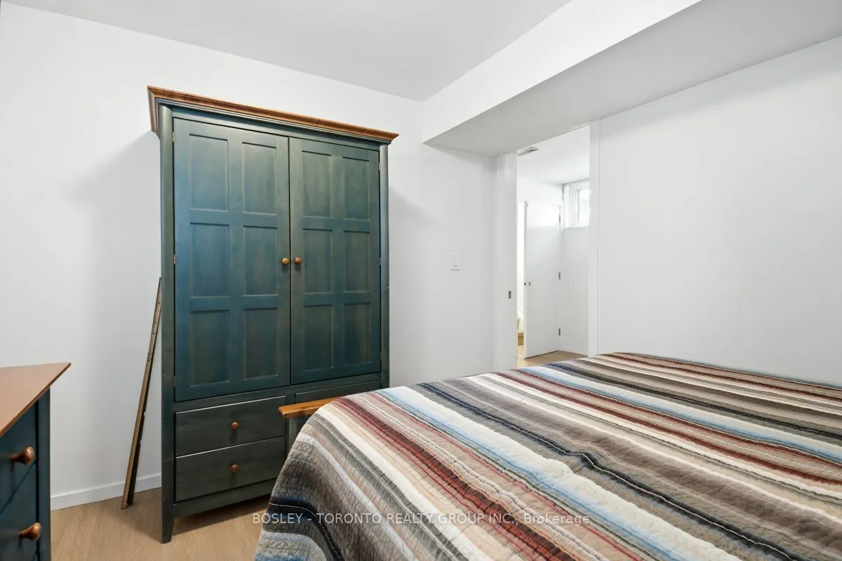 146 Earlscourt Avenue #Lower