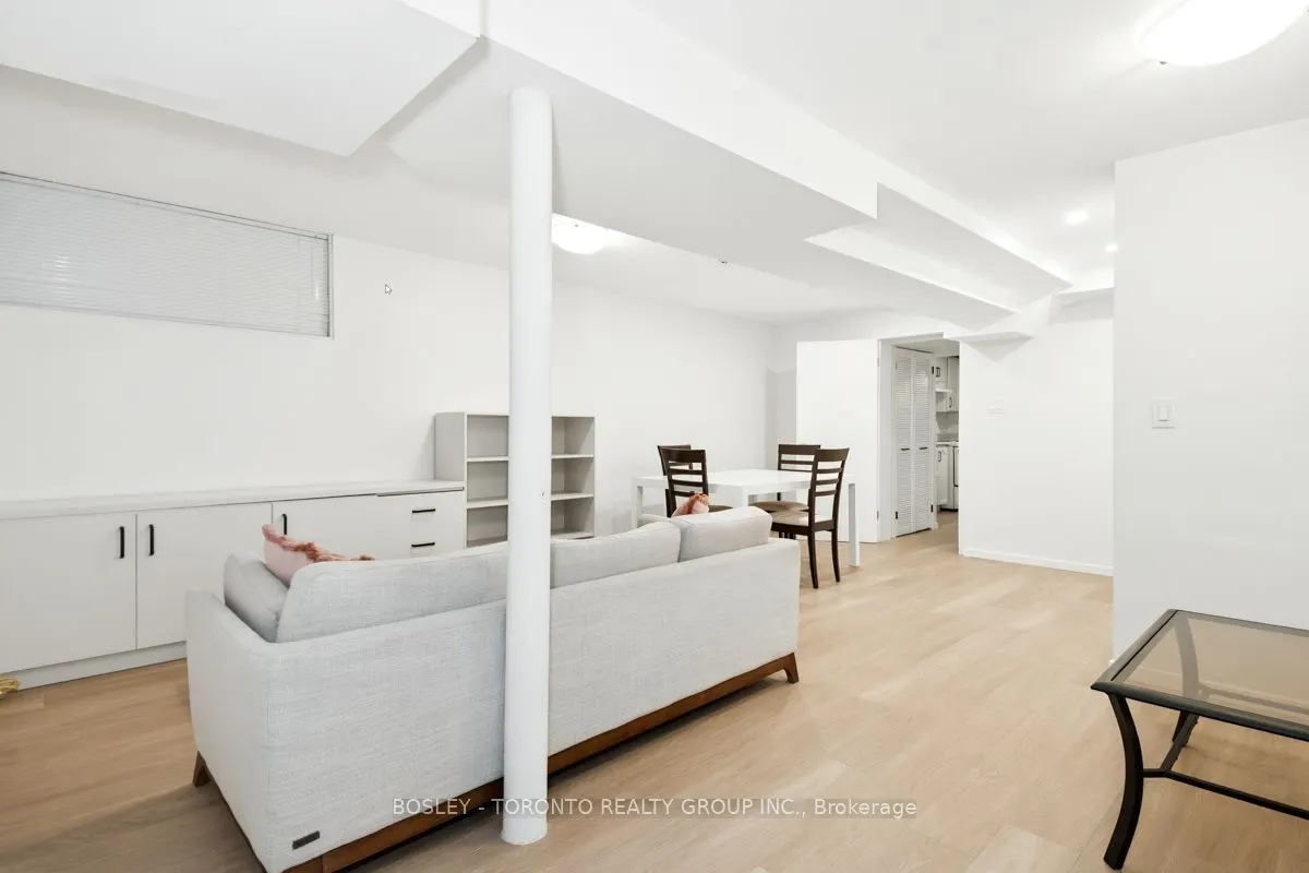 146 Earlscourt Avenue #Lower