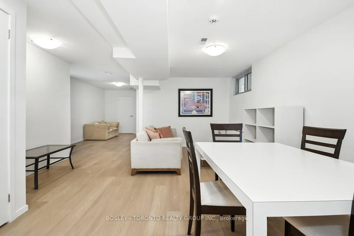 146 Earlscourt Avenue #Lower