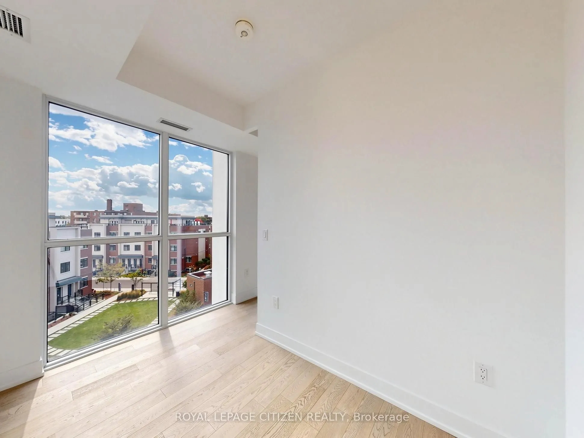 1063 Douglas McCurdy Common #412