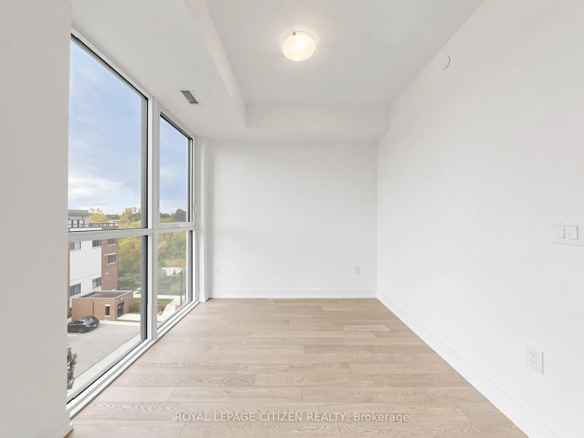 1063 Douglas McCurdy Common #412