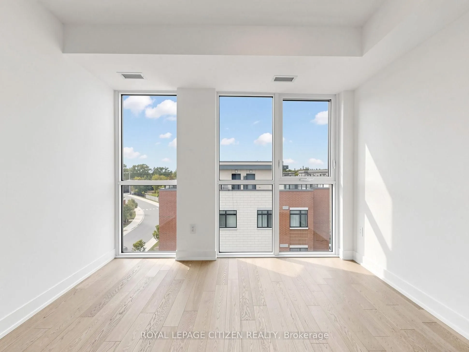 1063 Douglas McCurdy Common #412