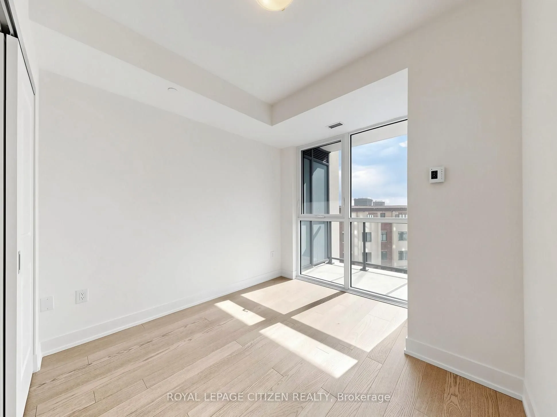1063 Douglas McCurdy Common #412