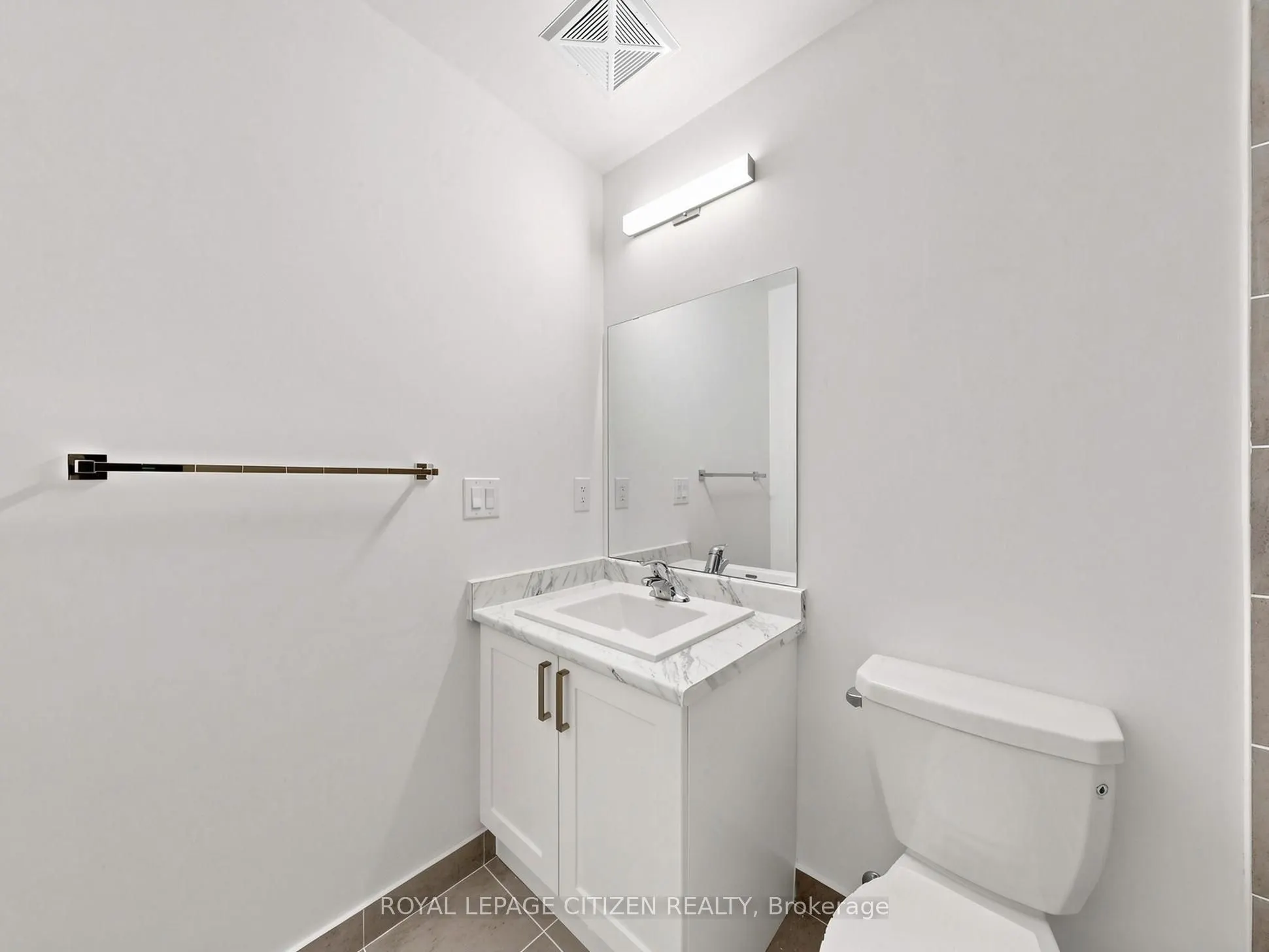 1063 Douglas McCurdy Common #412