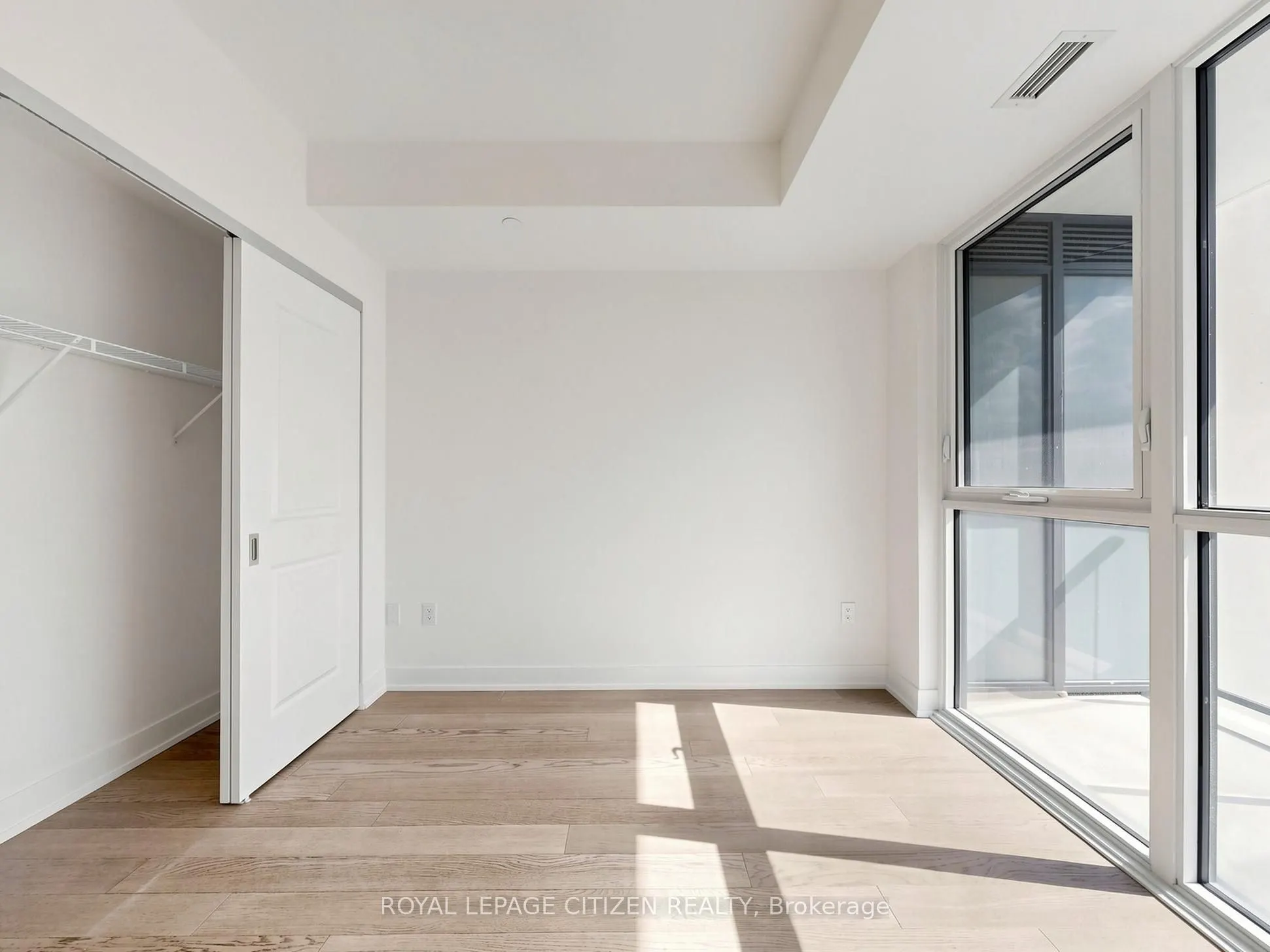 1063 Douglas McCurdy Common #412
