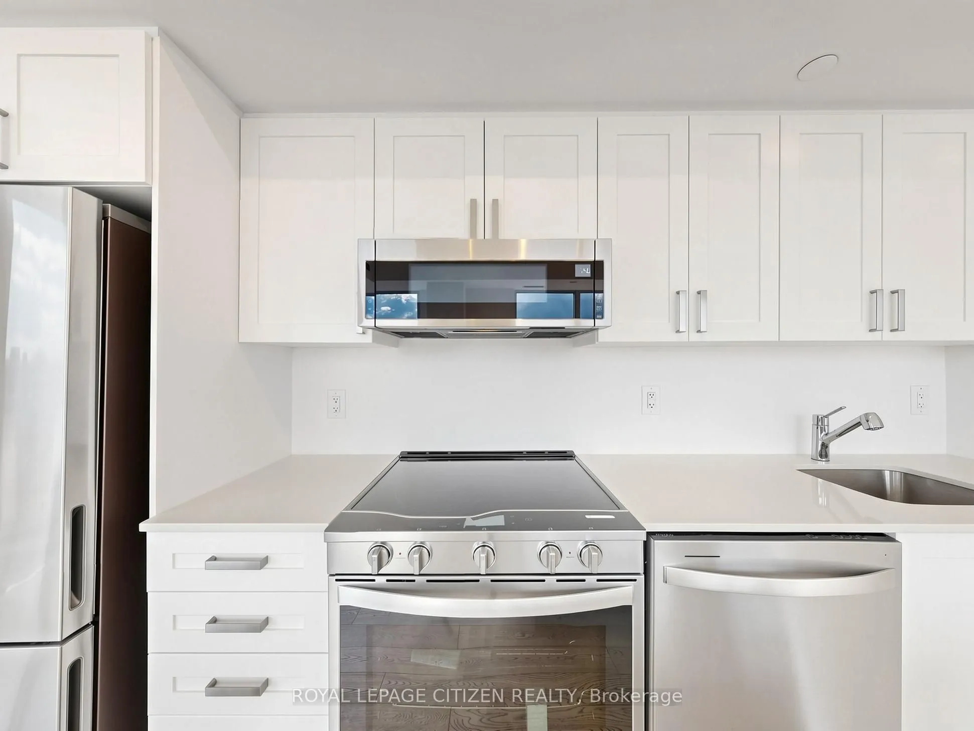 1063 Douglas McCurdy Common #412