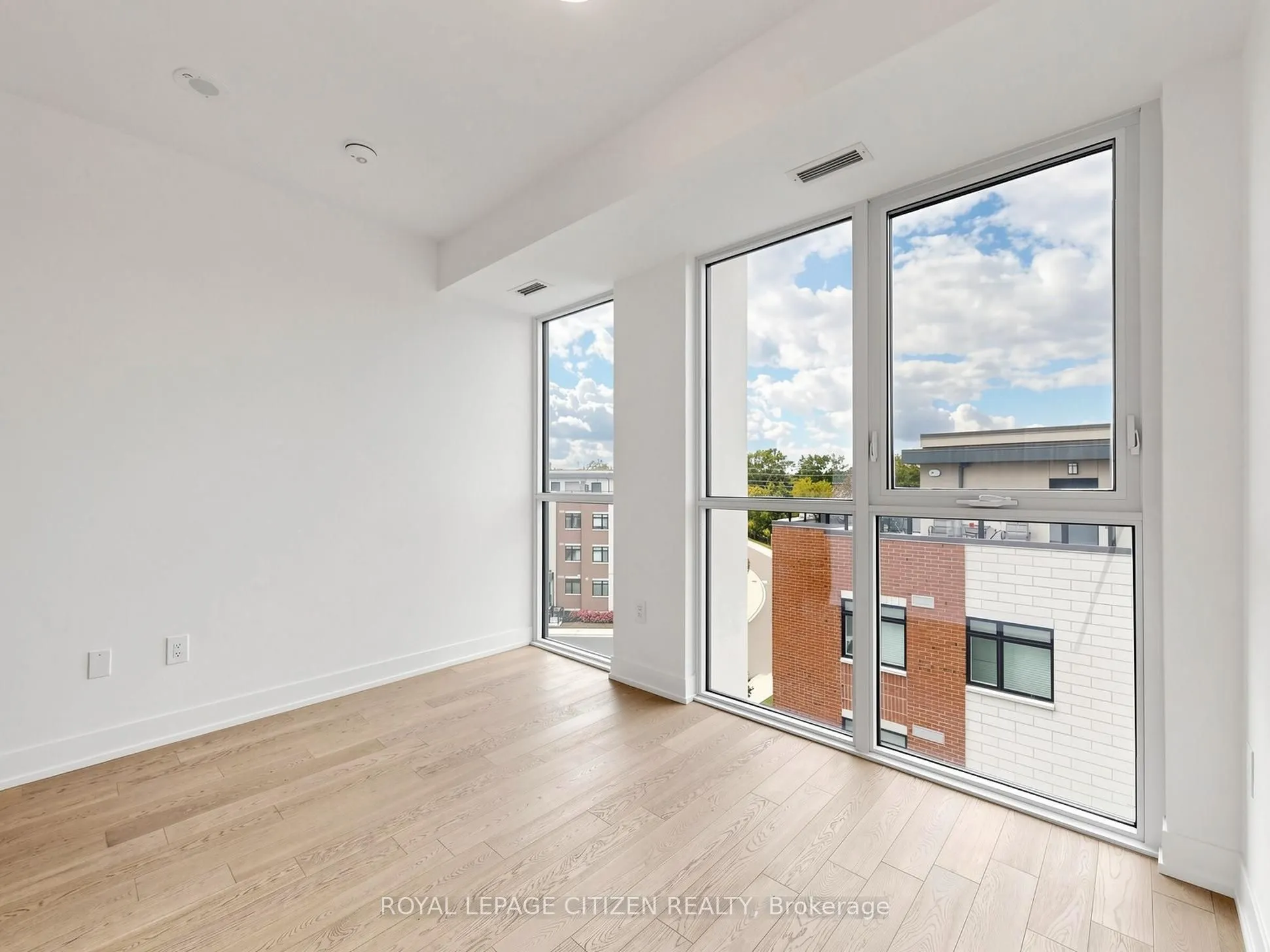 1063 Douglas McCurdy Common #412