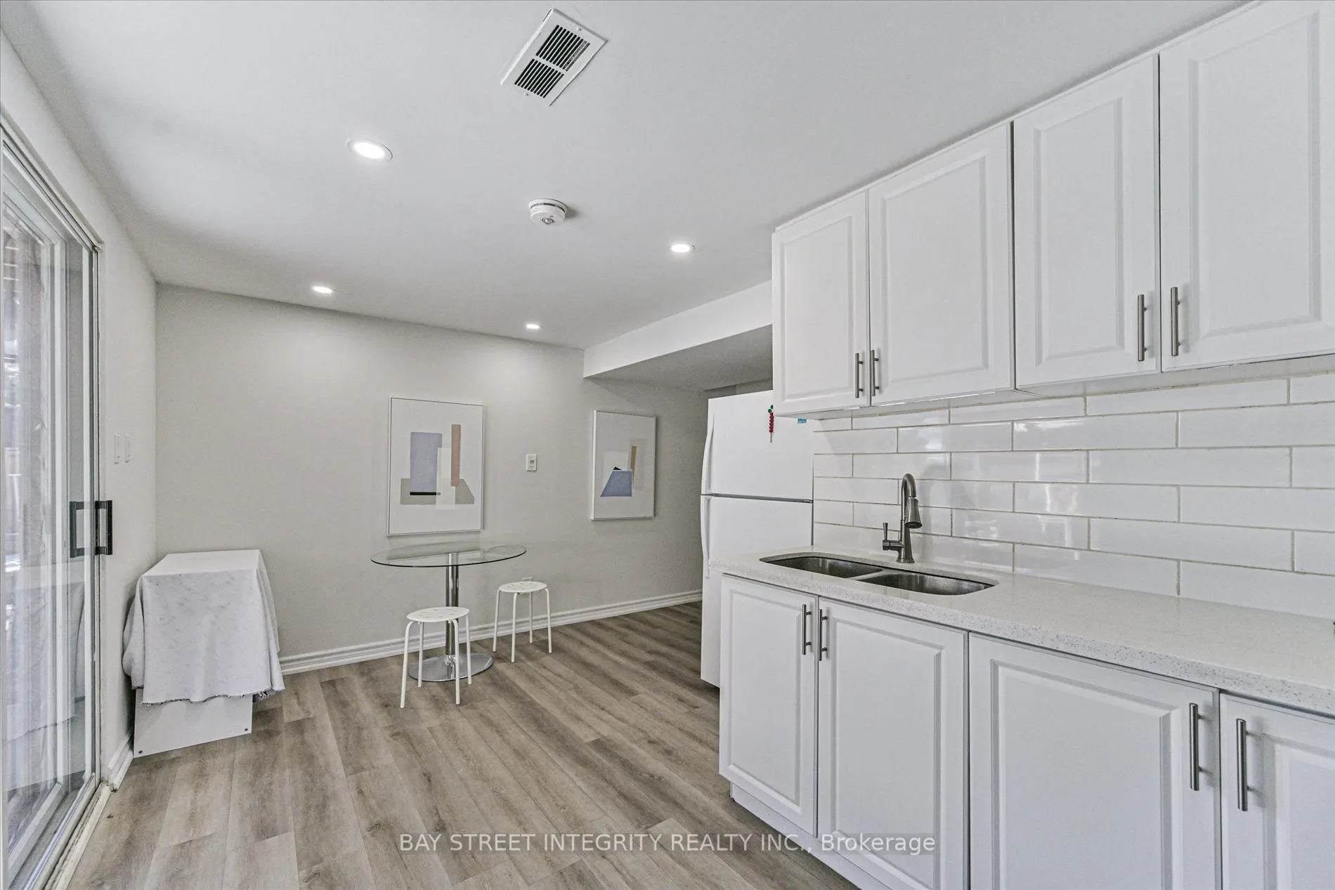 1225 Winterbourne Drive