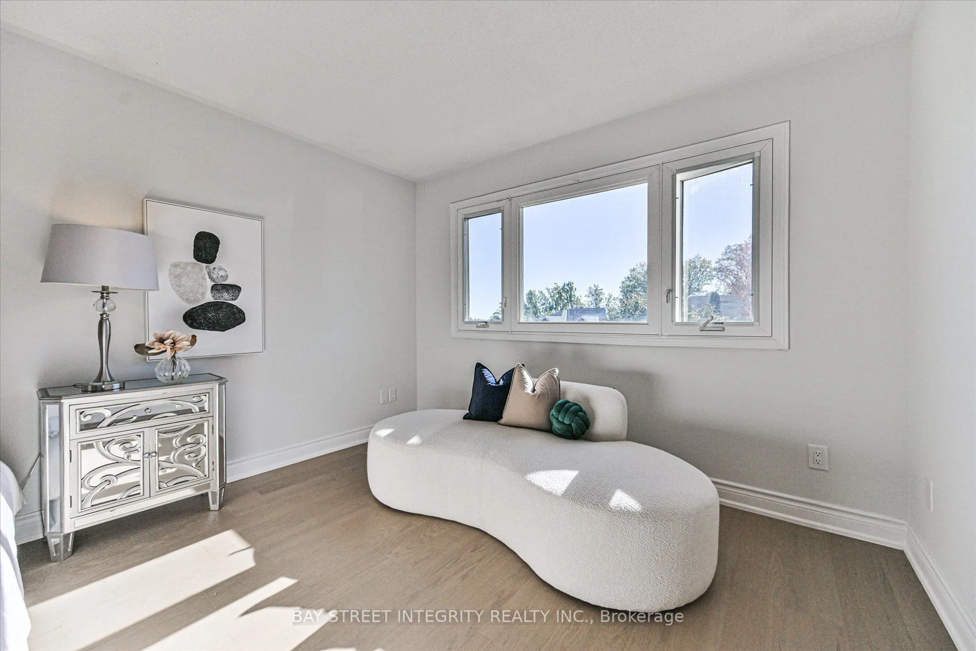 1225 Winterbourne Drive