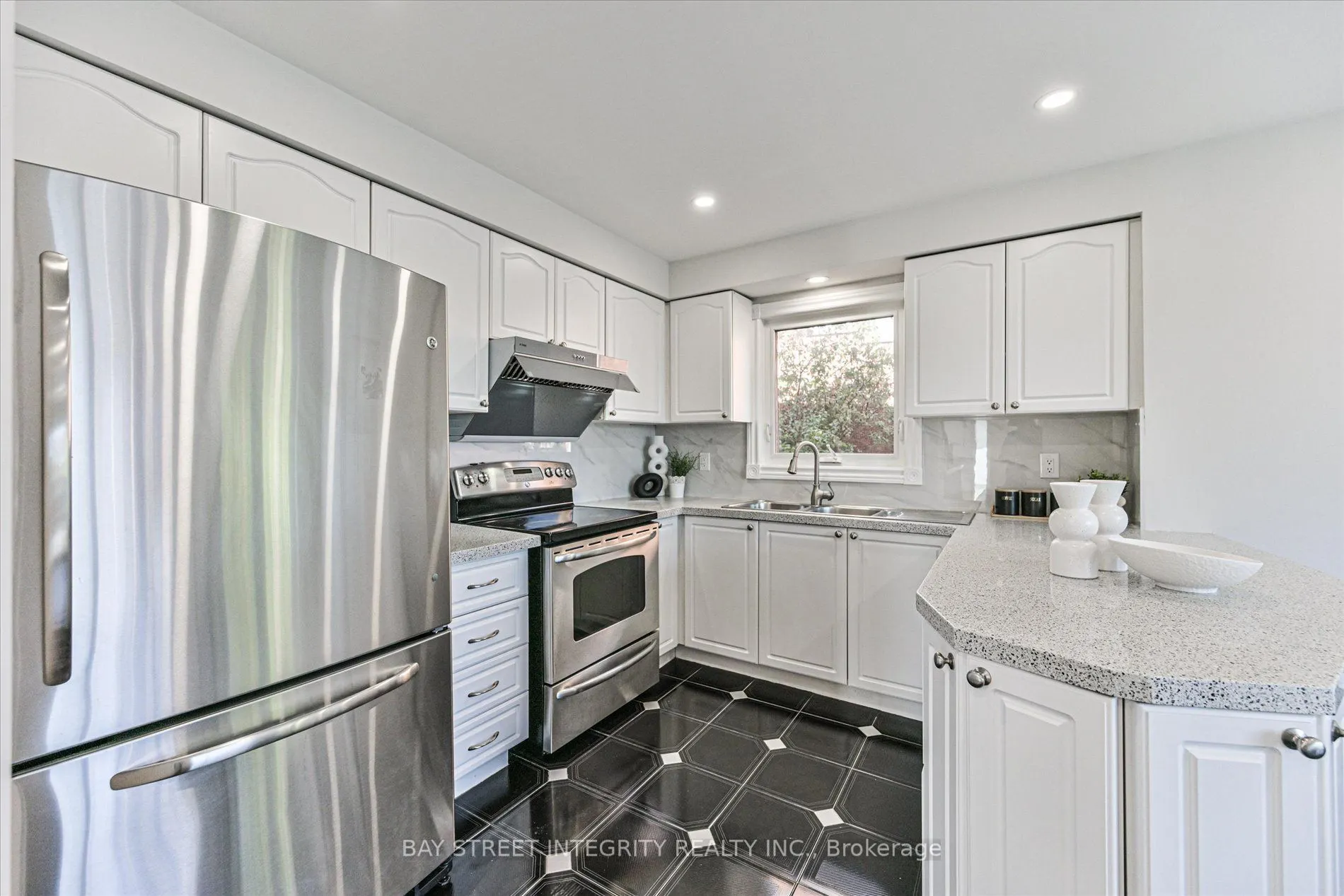 1225 Winterbourne Drive