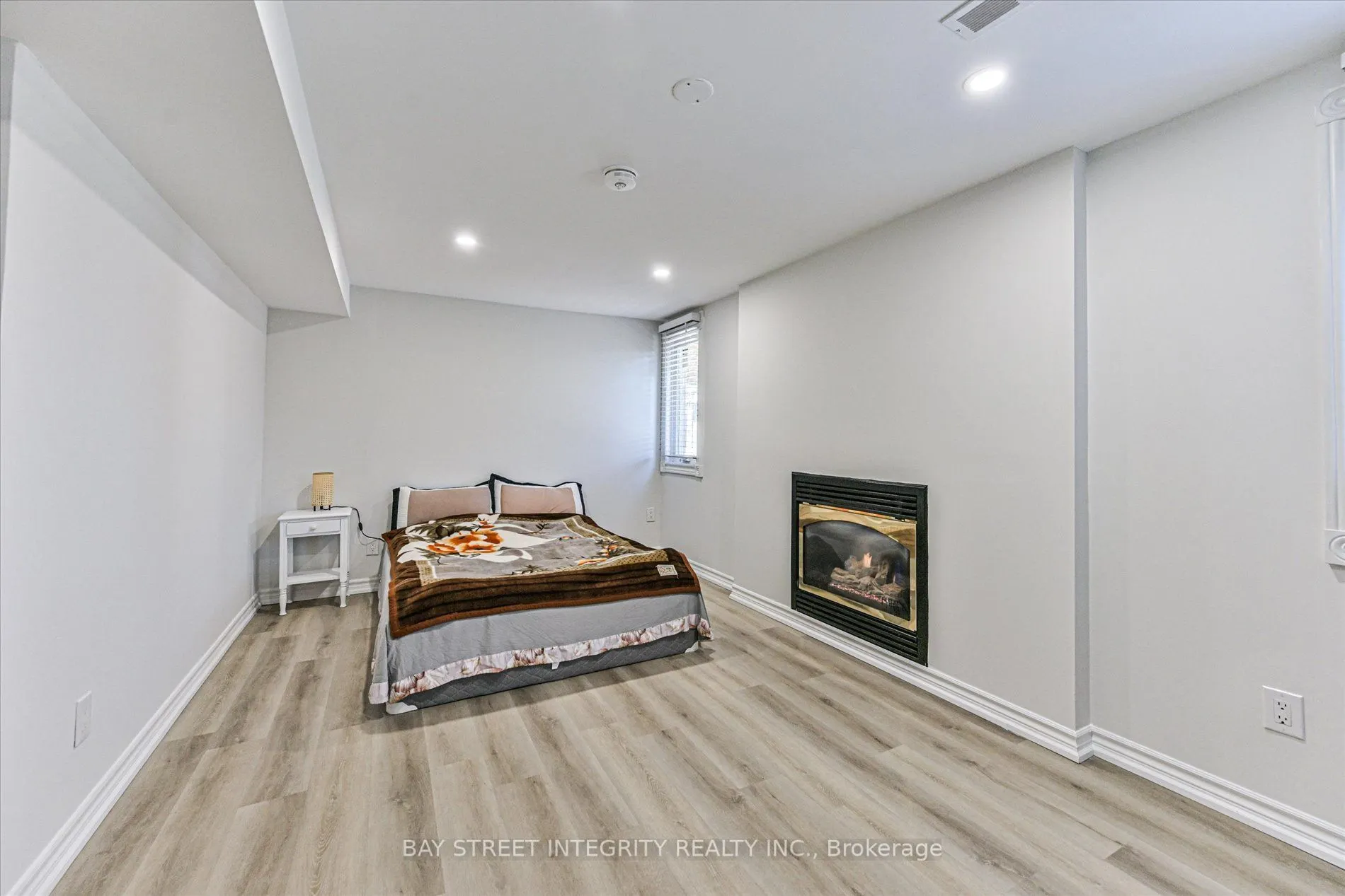 1225 Winterbourne Drive