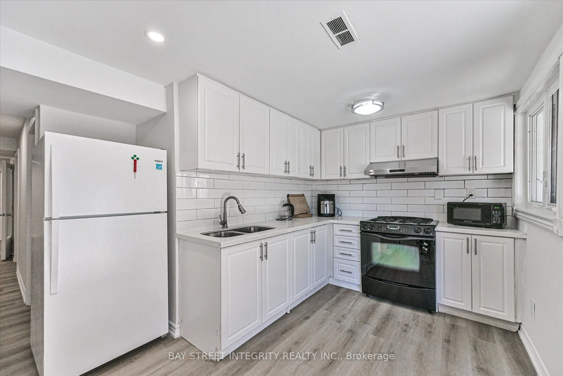 1225 Winterbourne Drive