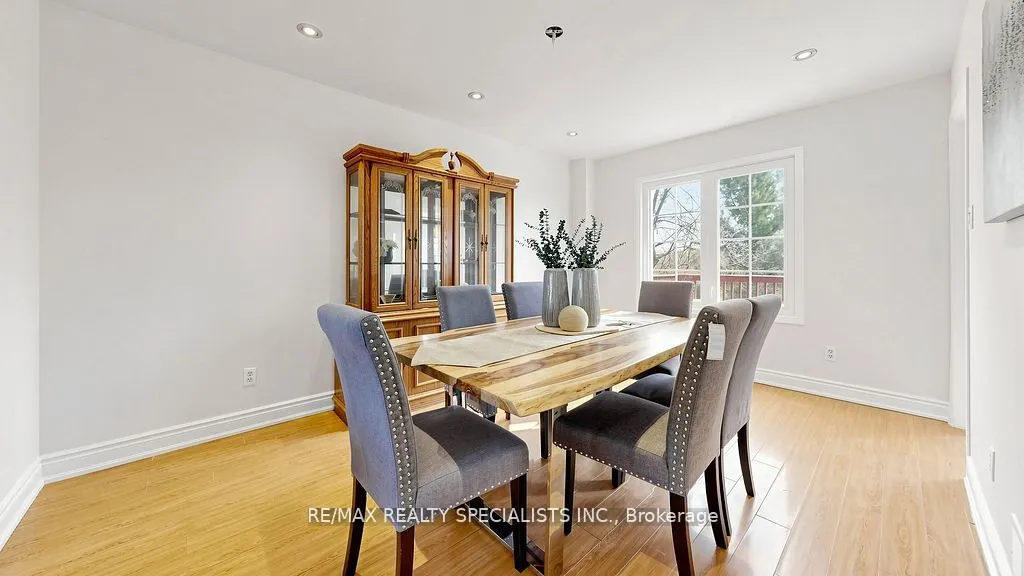 59 Sunforest Drive