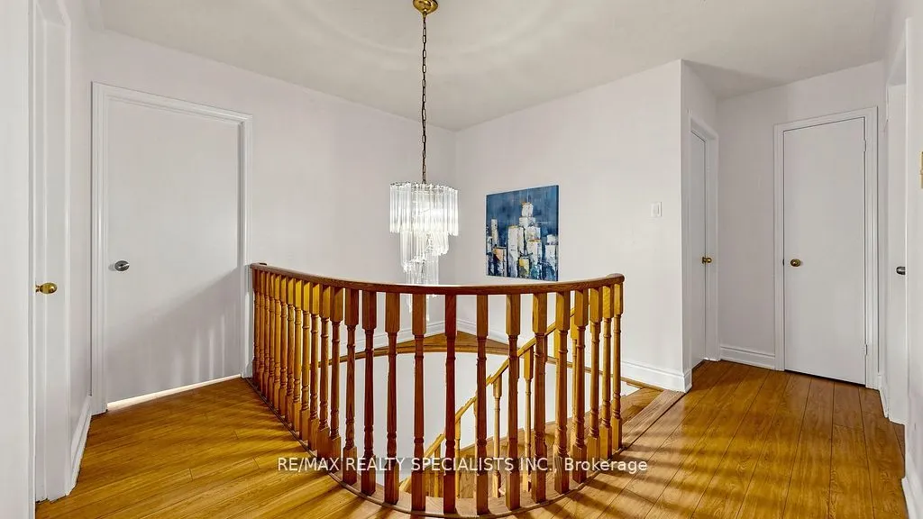 59 Sunforest Drive