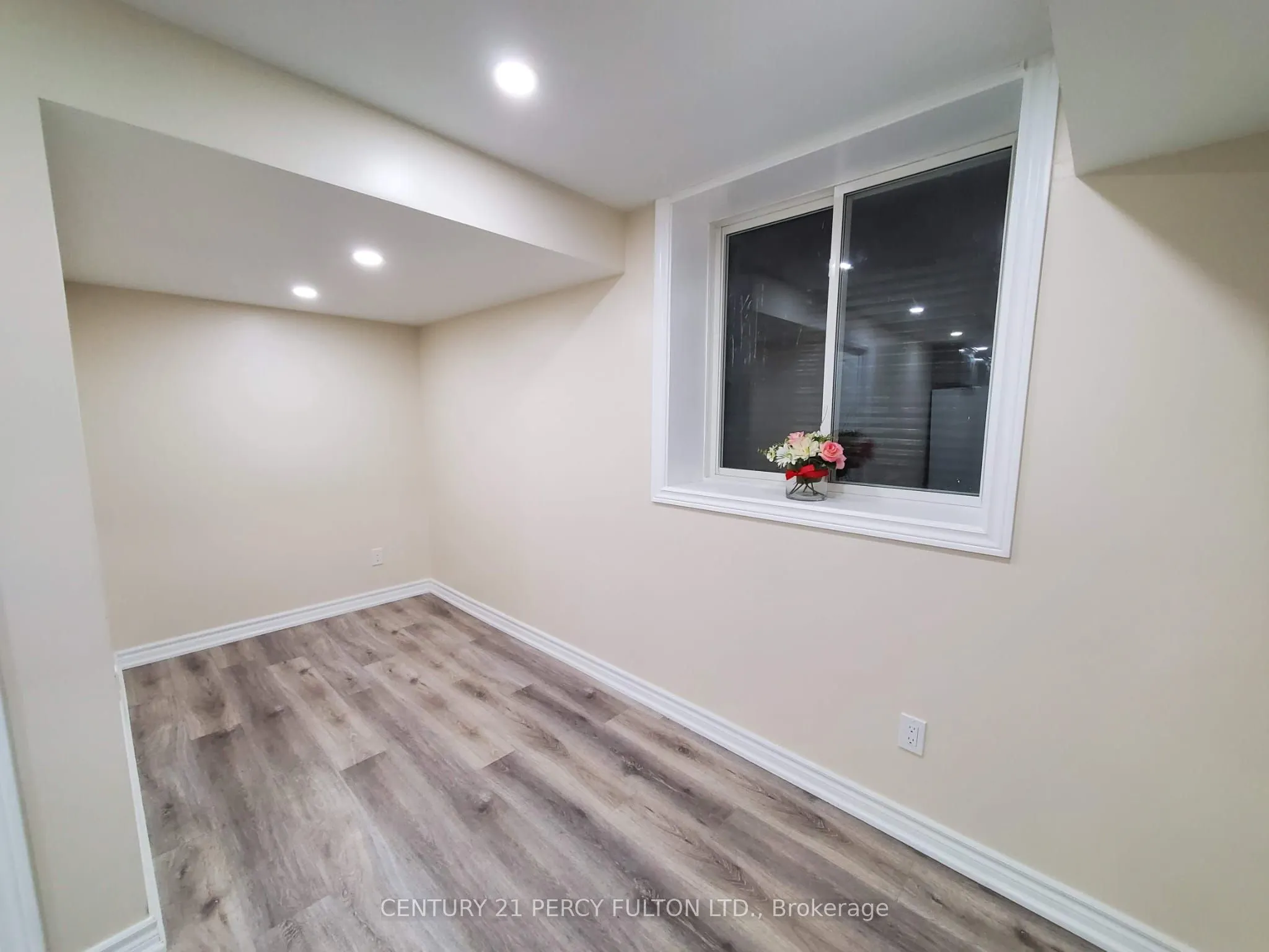 308 Nakerville Crescent #Lower
