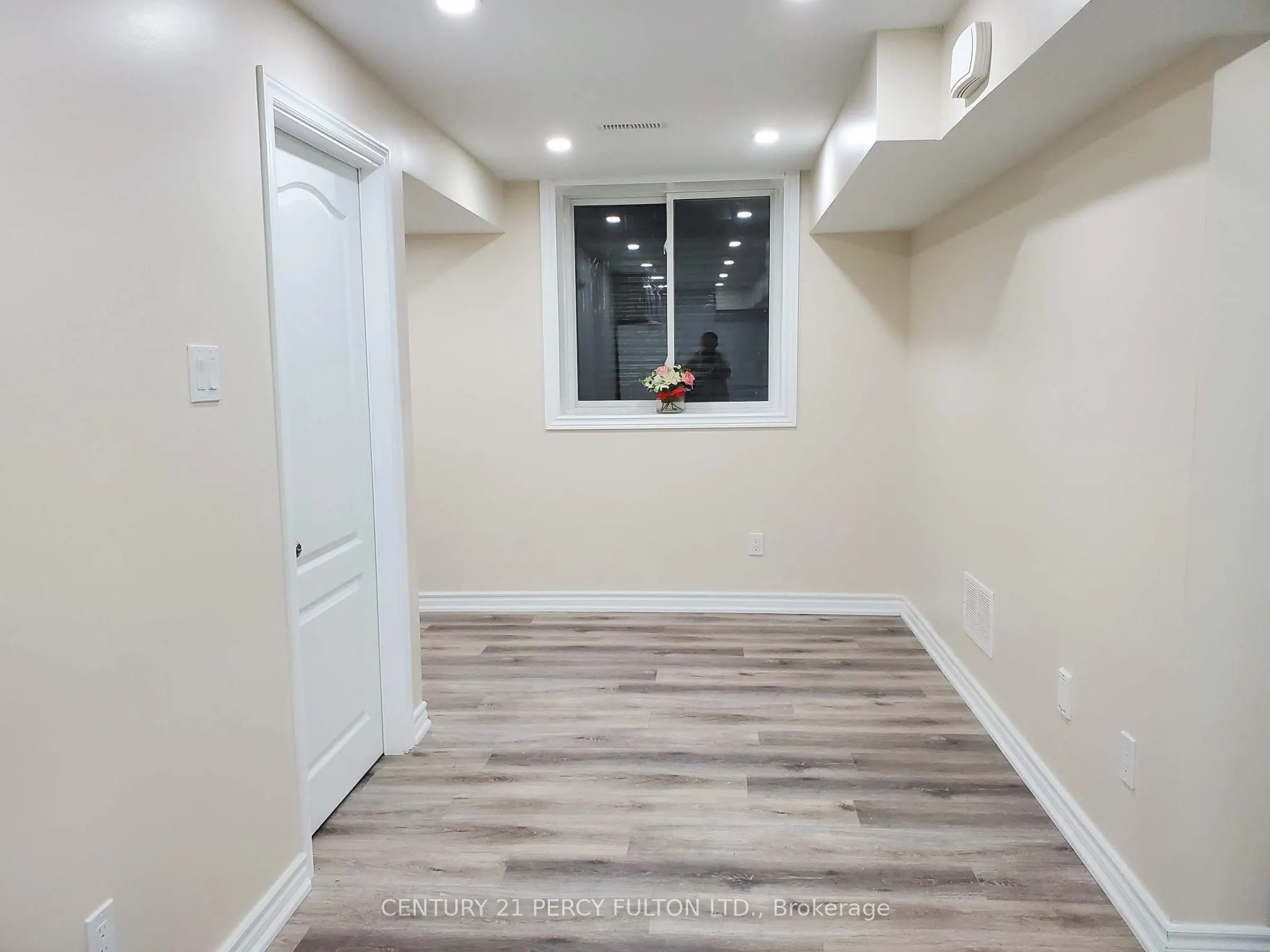 308 Nakerville Crescent #Lower