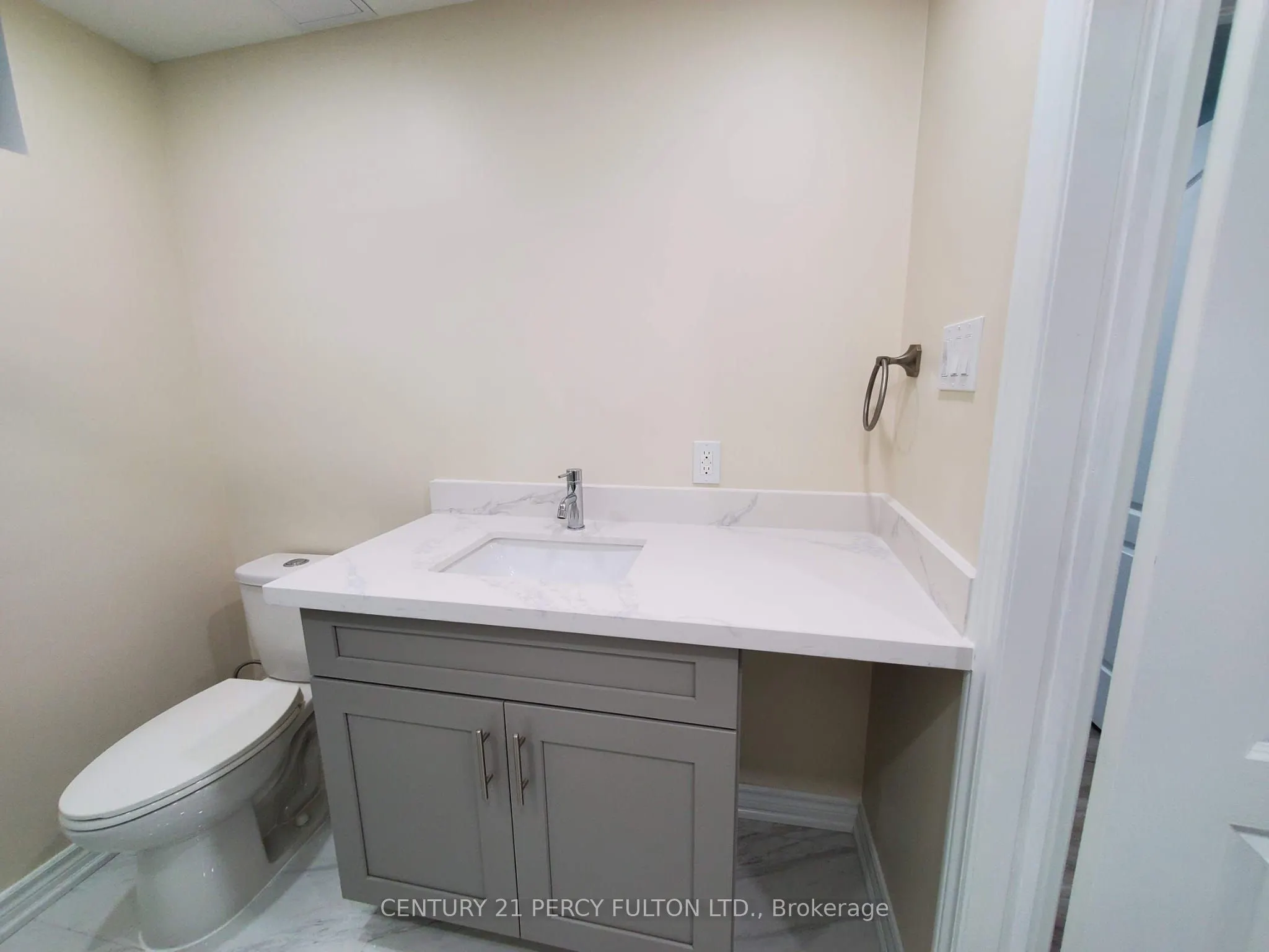 308 Nakerville Crescent #Lower