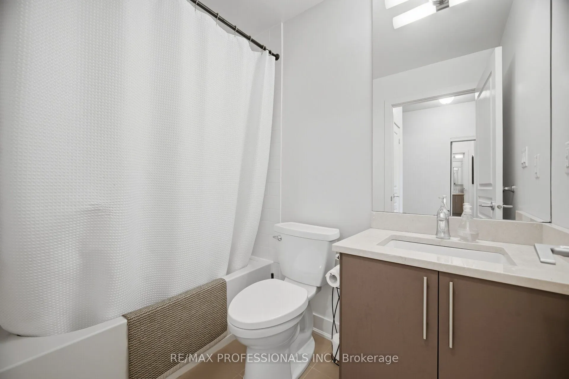 128 Garden Drive #323