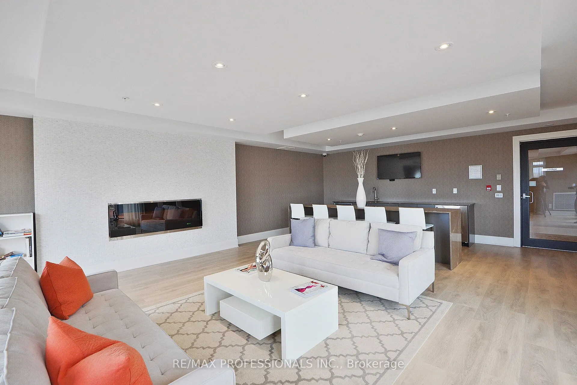 128 Garden Drive #323